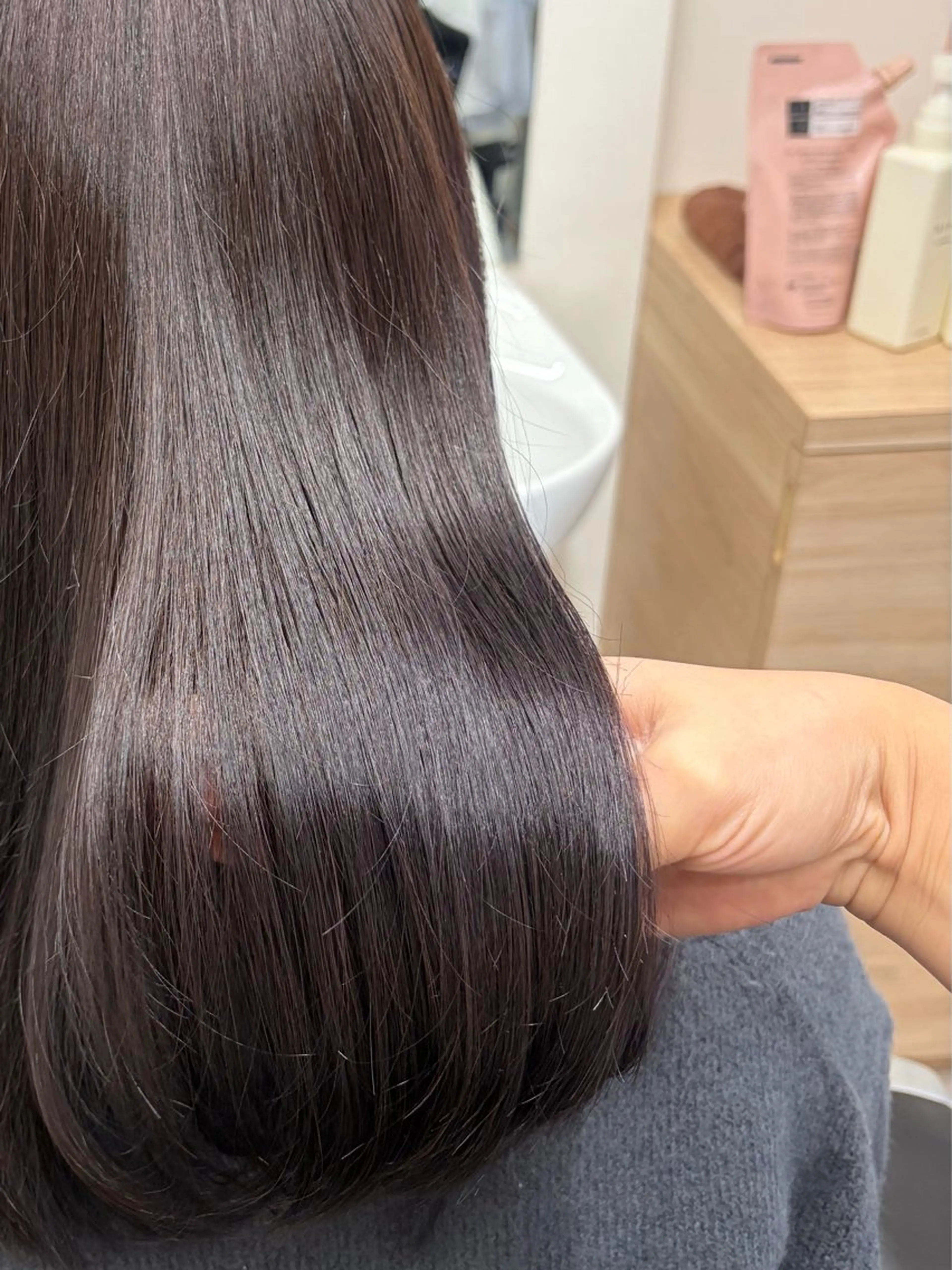 ロング カラー パーマ 透明感カラー 髪質改善 ストレートパーマ 透明感／髪質改善 ／ NUJAR／りかのヘアスタイル