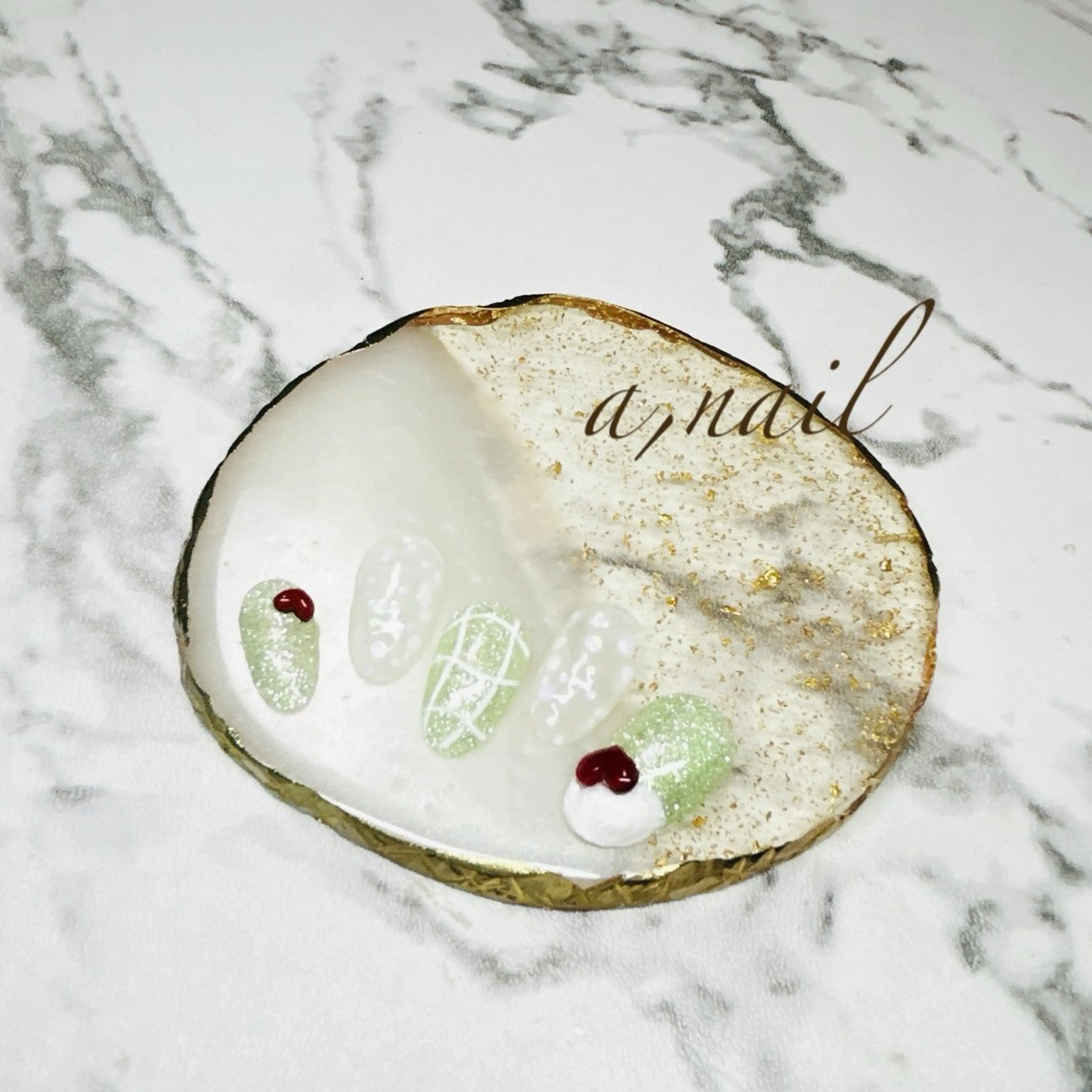 ネイル フラッシュネイル ハート キラキラネイル ハンドネイル ネイルサロン エーネイルのネイルデザイン