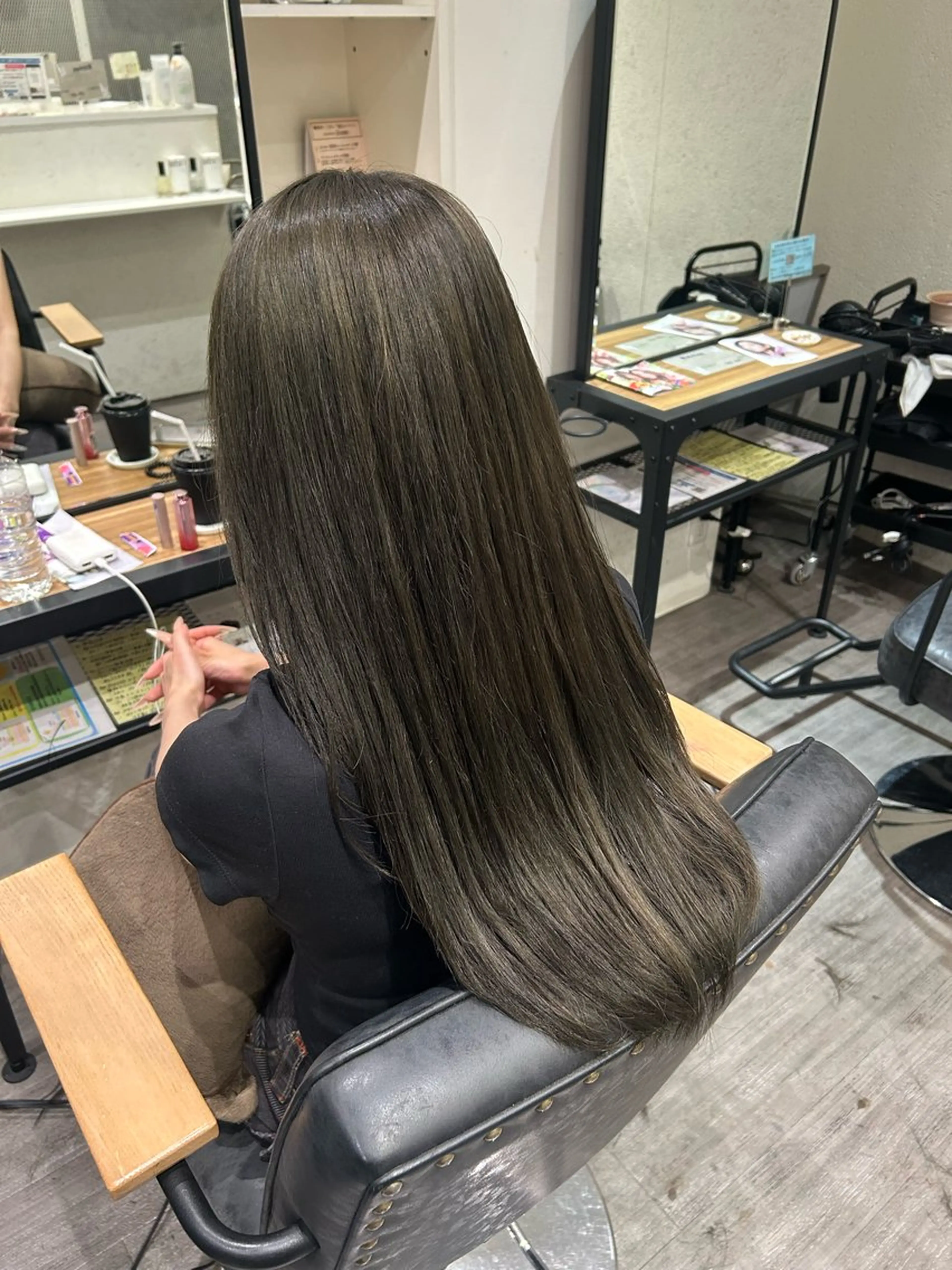 ロング カラー 透明感カラー グレージュ オリーブグレージュ オリーブグレー cocotte 💟草間紫音💟のヘアスタイル