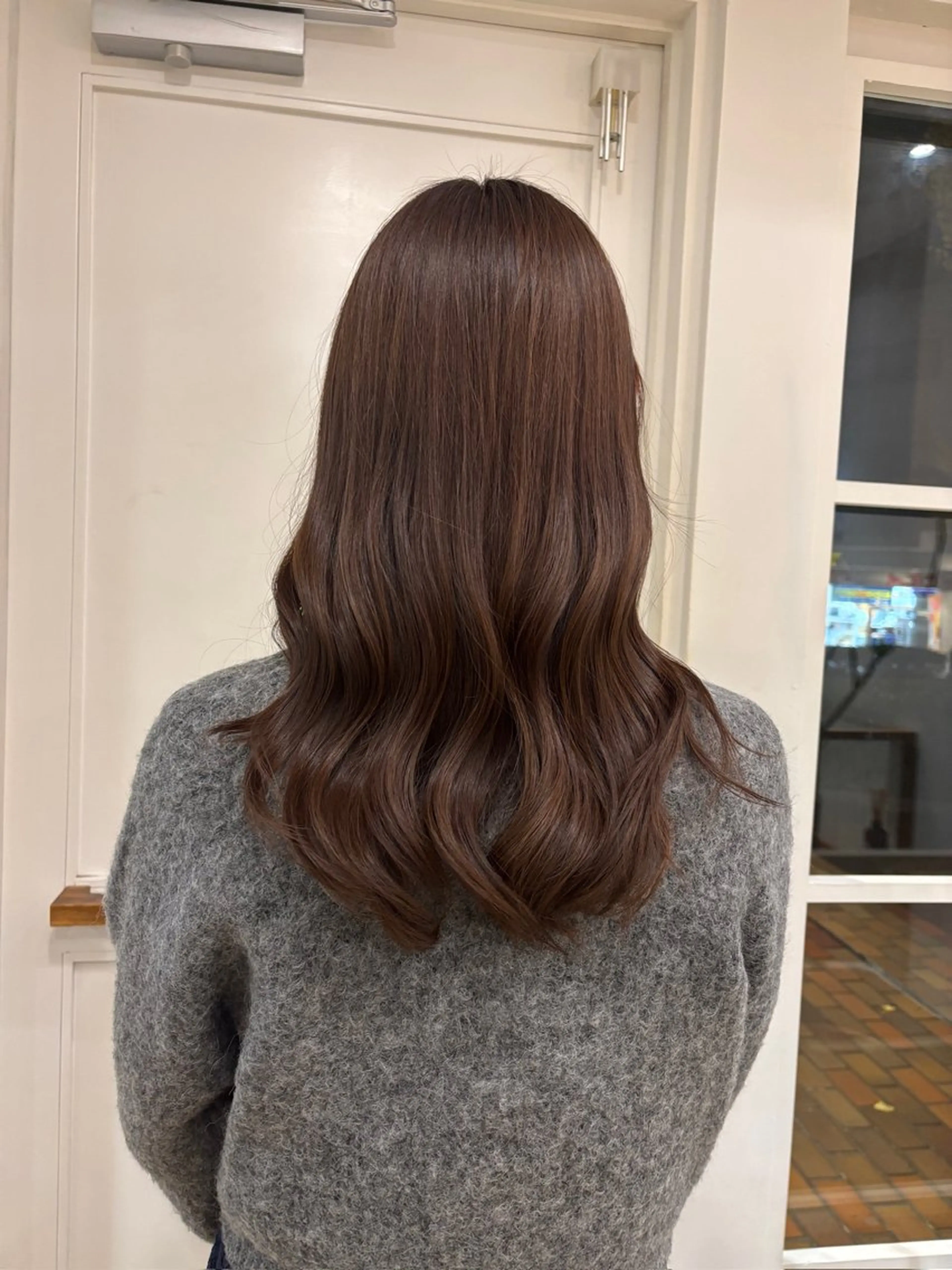 カラー ベージュカラー オリーブベージュ ヘアカラー 渋川 真奈のヘアスタイル