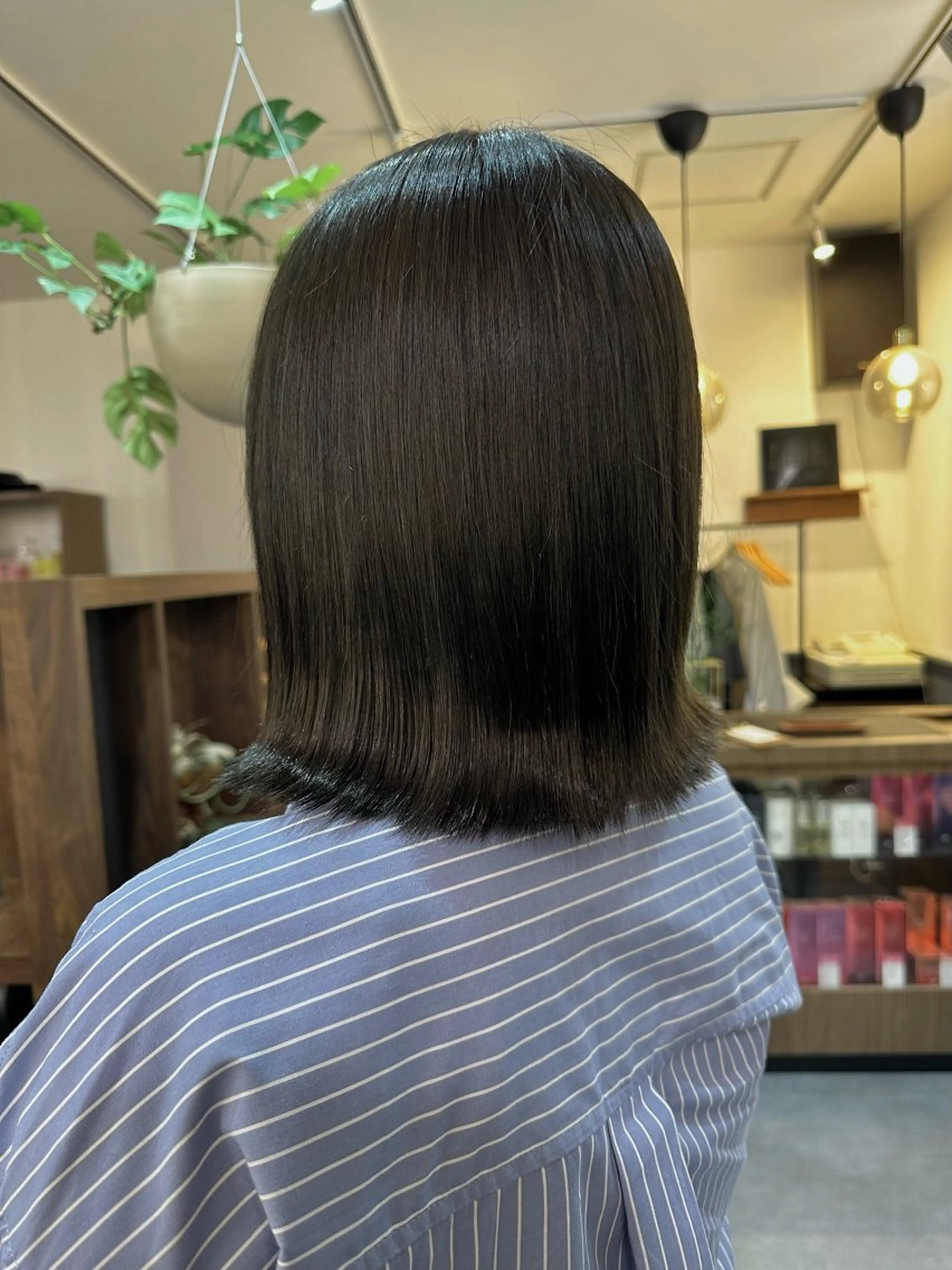 ミディアム カラー グレージュ Yura ユラのヘアスタイル