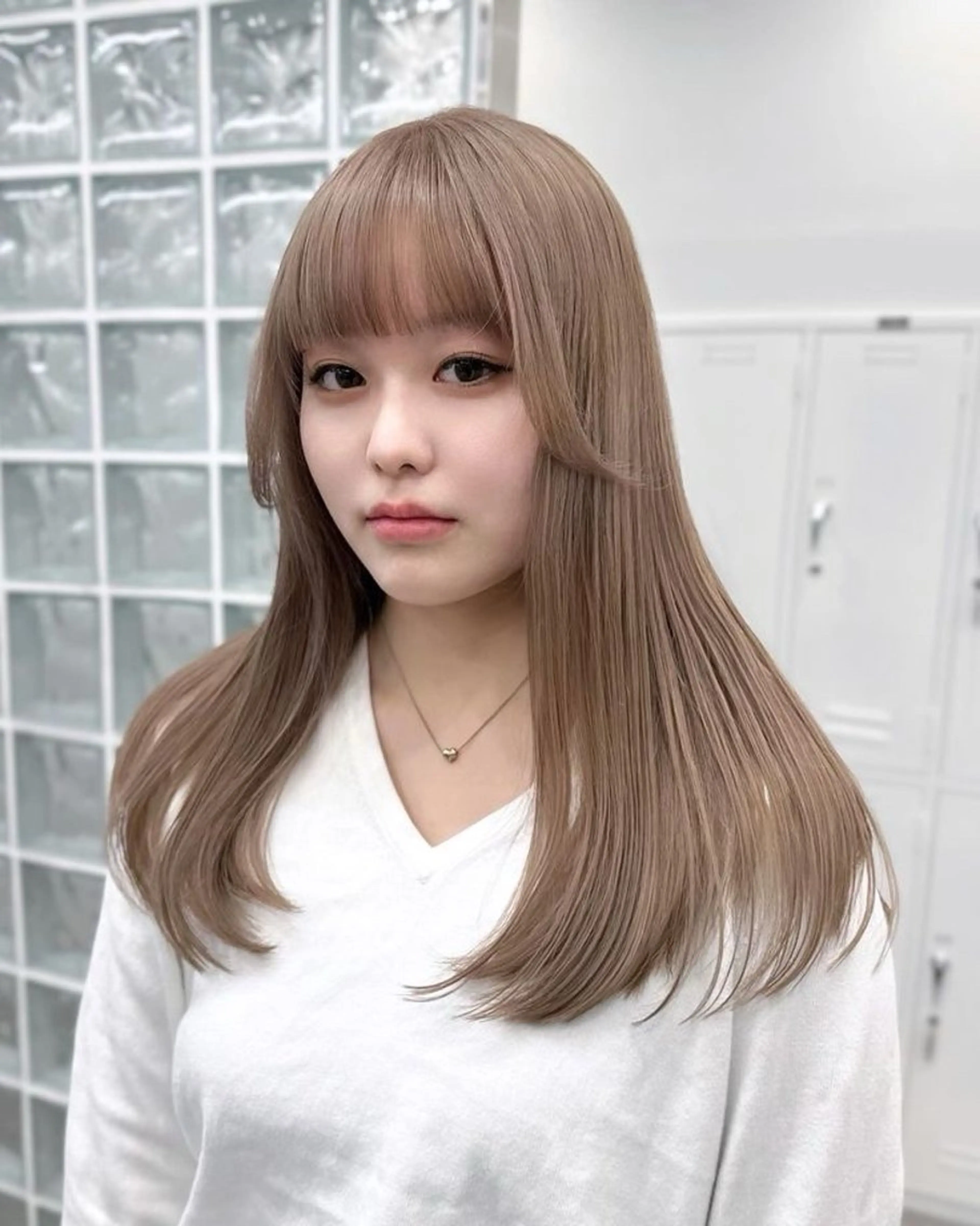 セミロング カラー ベージュカラー ミルクティーベージュ ヘアカラー 【🥀履歴修正🥀】 ハイトーン職人/拓真のヘアスタイル
