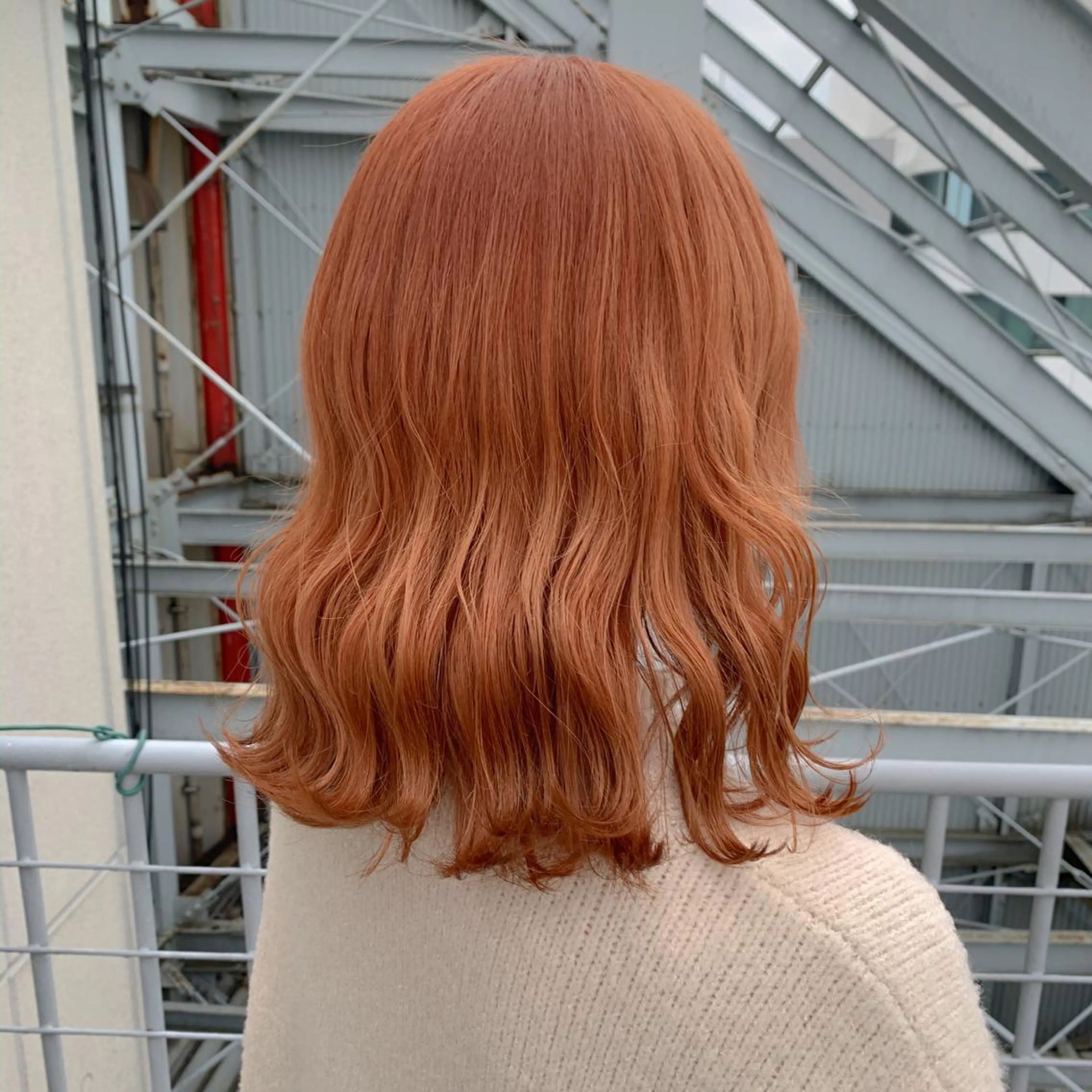 ミディアム カラー ヘアアレンジ ブリーチ オレンジ 🦋レイヤーカット ミドリカワ🦋のヘアスタイル