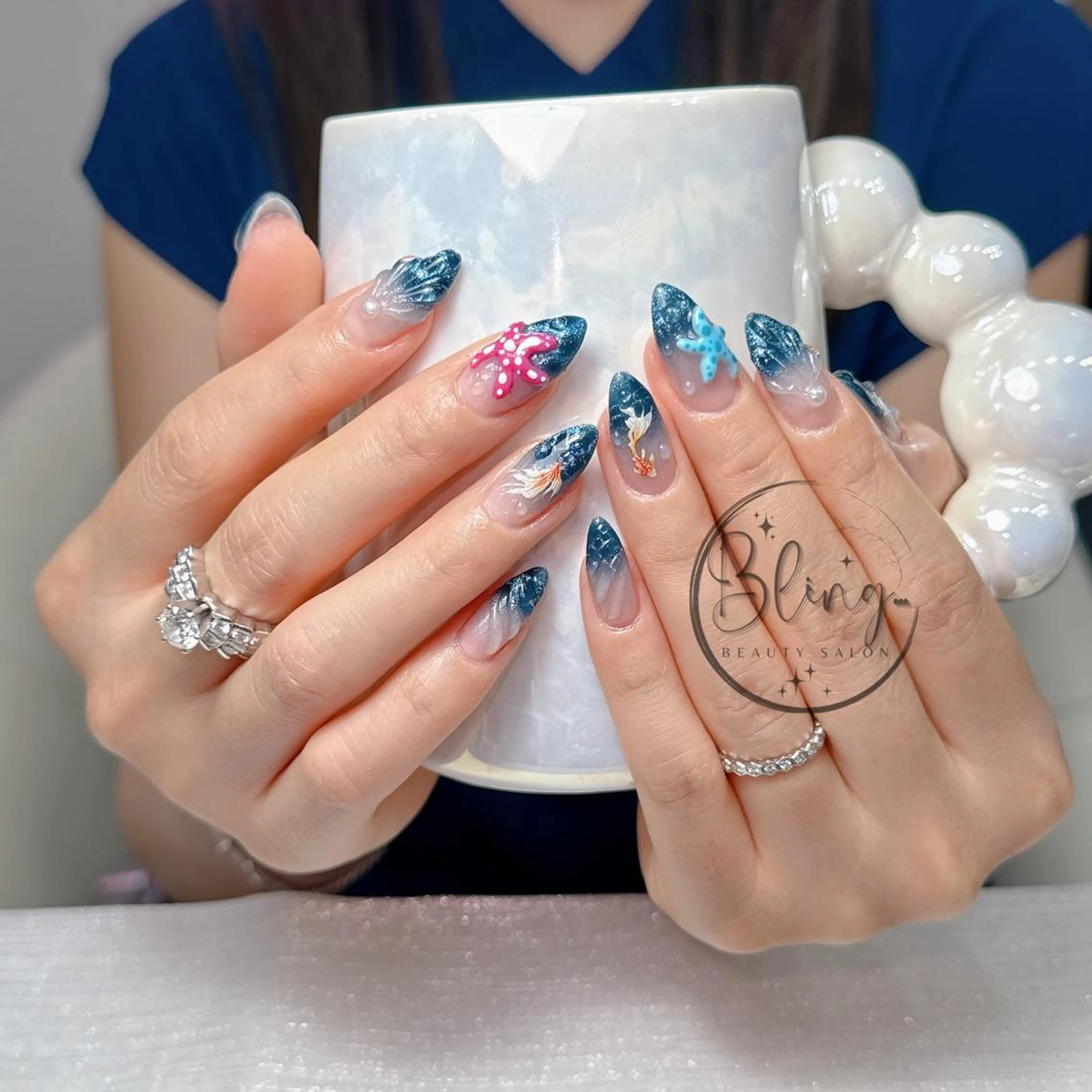 ロング カラー ベージュカラー グラデーションカラー ピンクカラー 韓国風ヘア ハンドネイル Bling Salonのネイルデザイン