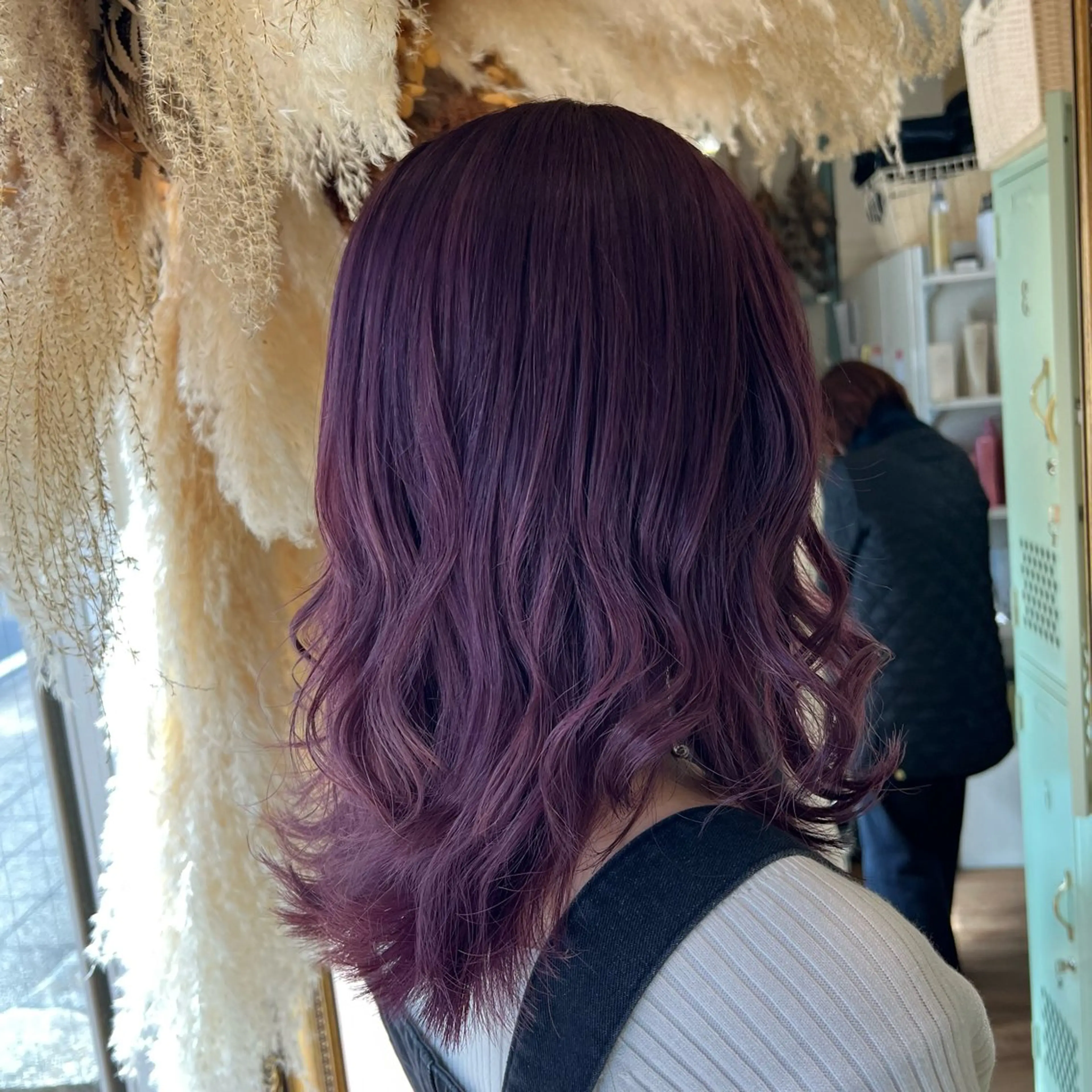 ミディアム カラー ブリーチ バイオレットカラー 朝が楽になる艶髪縮毛 ✨中稲明梨のヘアスタイル