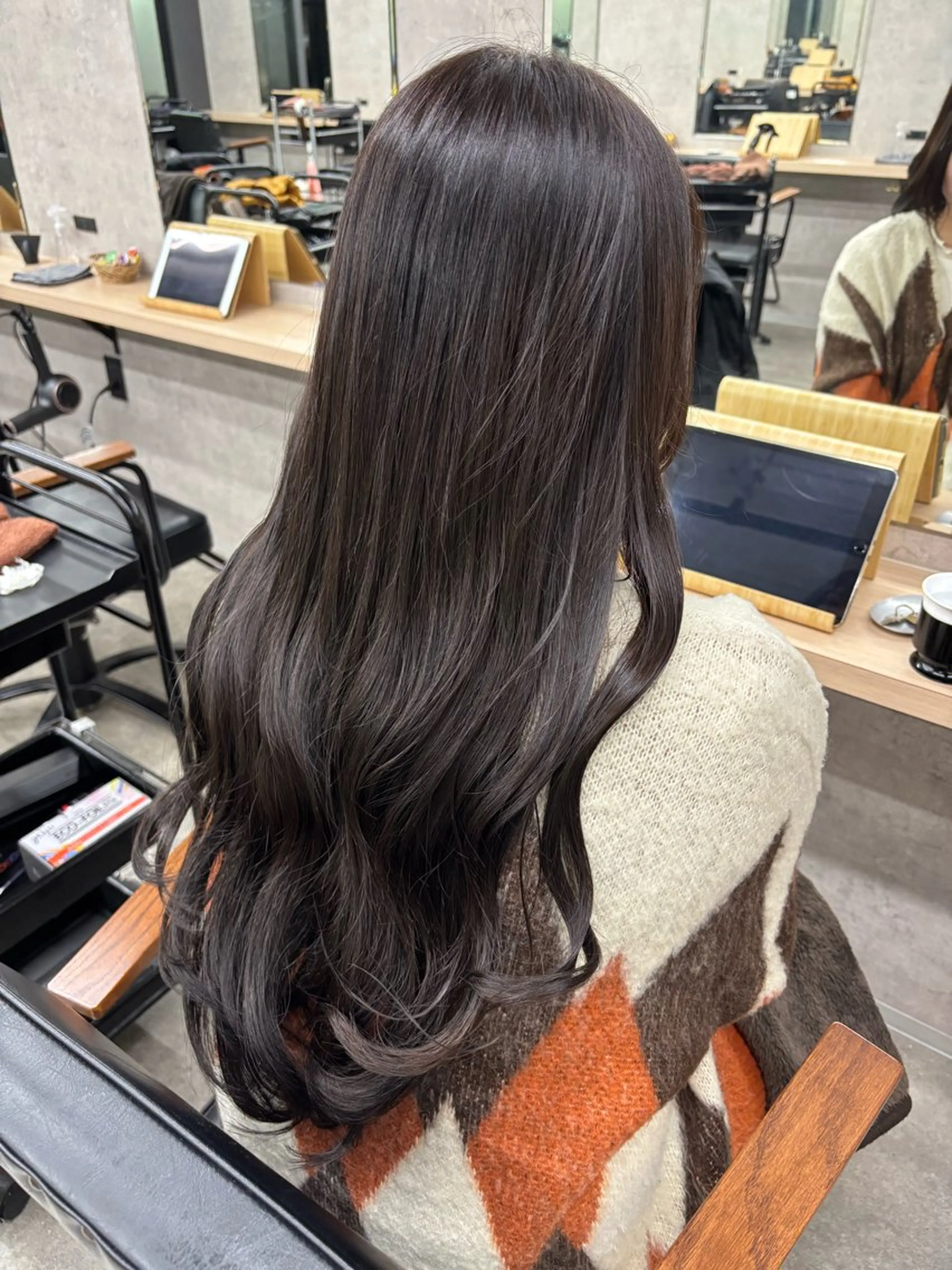 カラー ダークグレー ダークグレージュ グレージュ 石原 望来のヘアスタイル