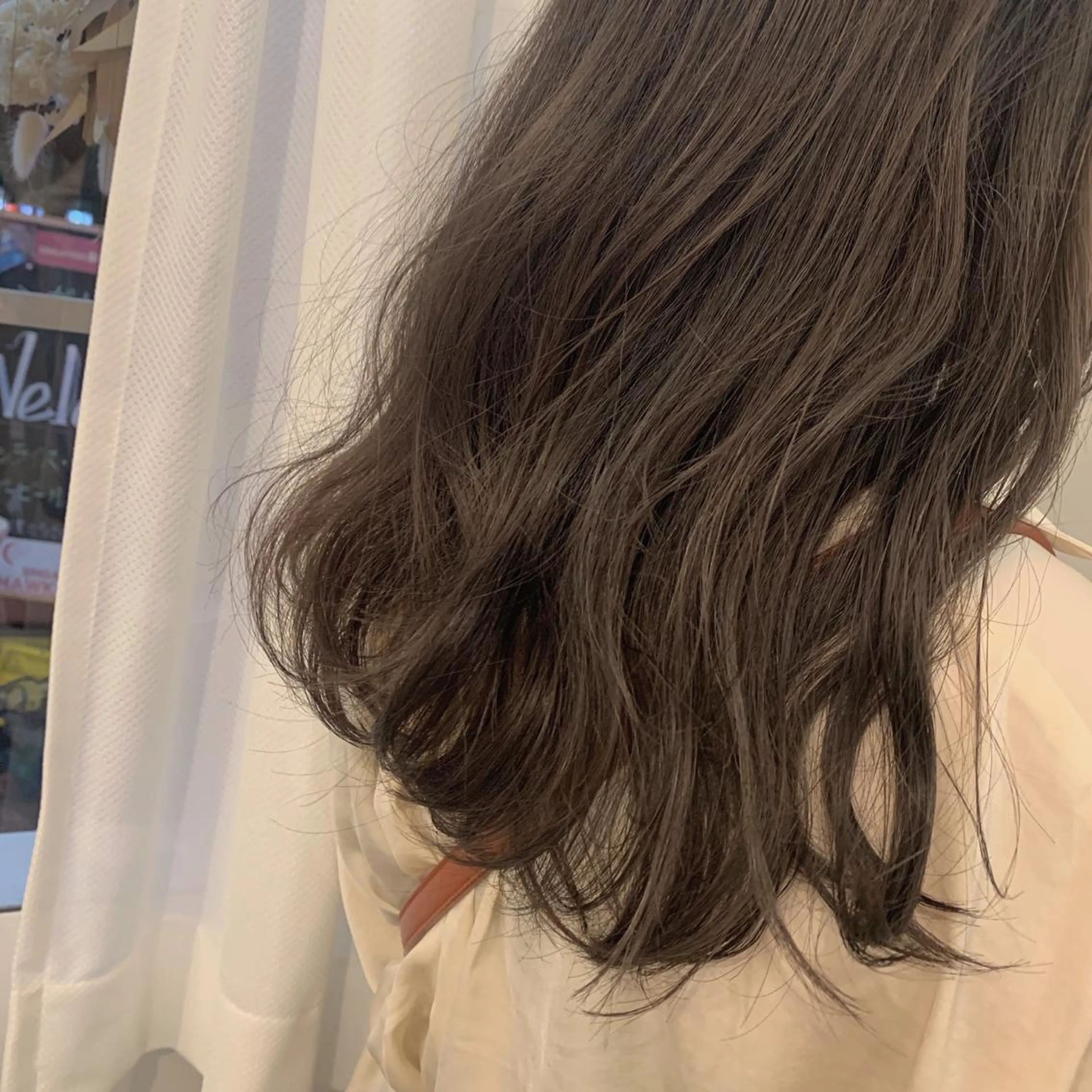 ミディアム 緑川 瑞穂のヘアスタイル