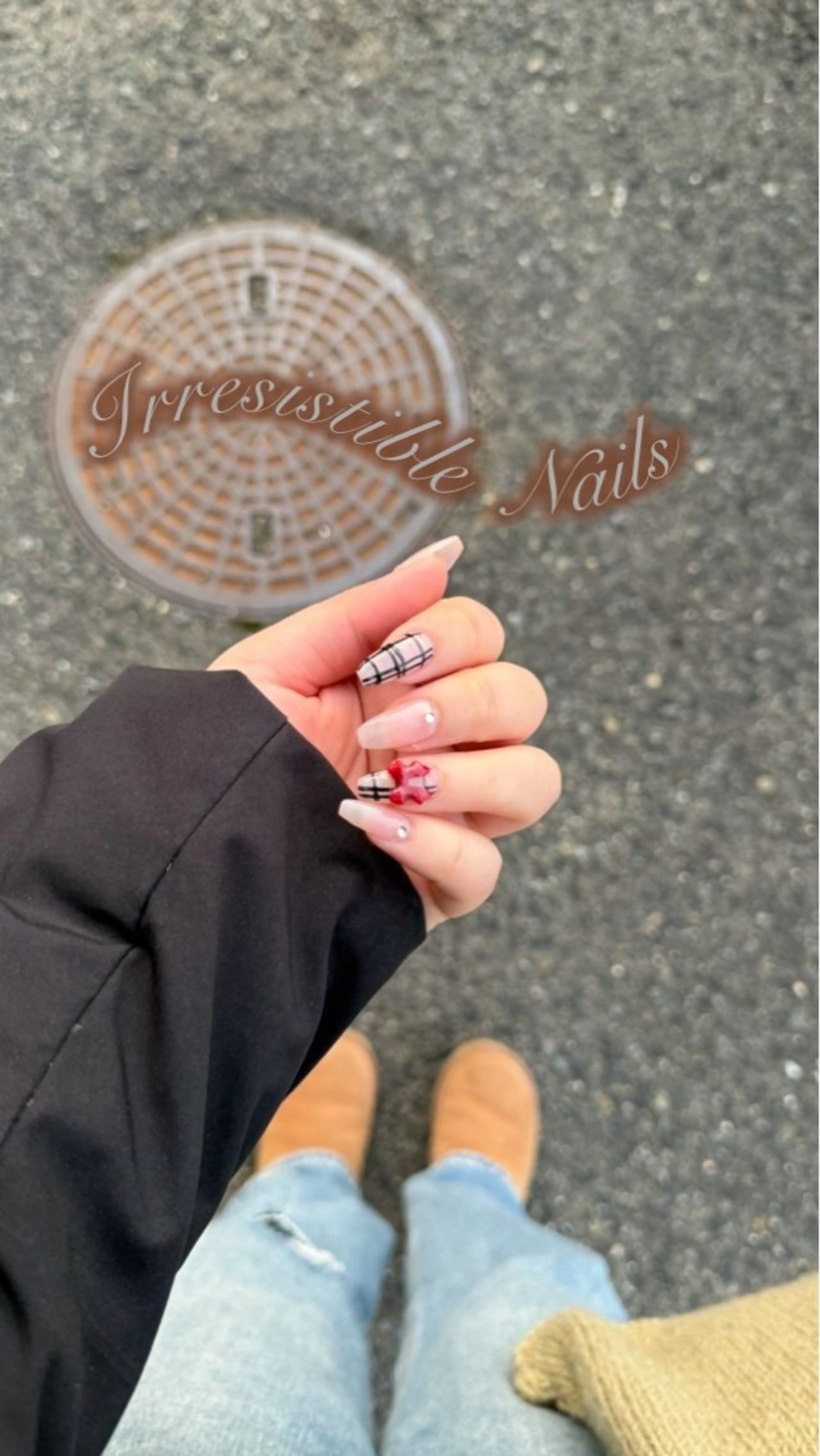 ロング イレジスティブル ネイルズのネイルデザイン