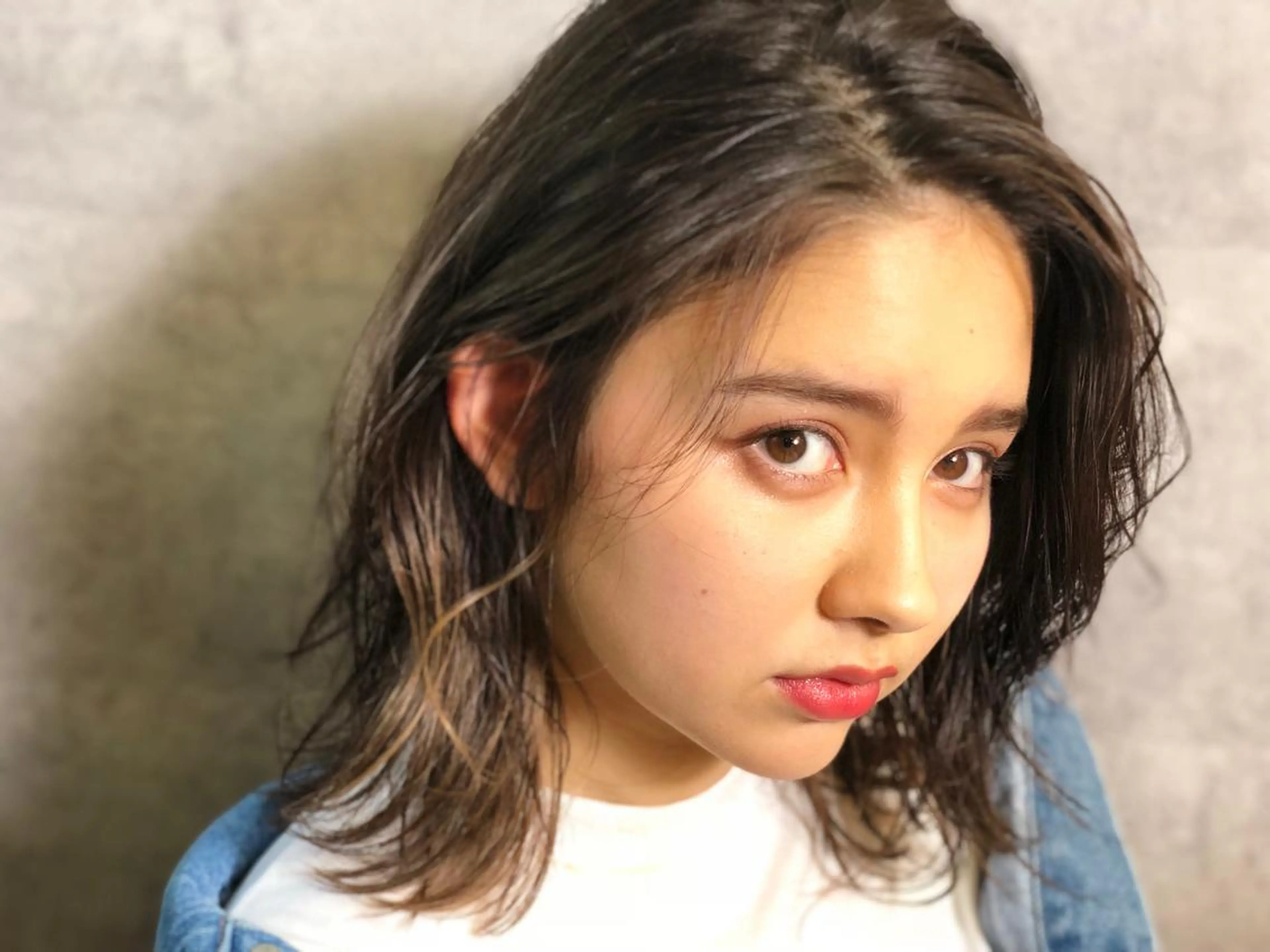 ミディアム パーマ ヘアアレンジ 顔周りレイヤー/韓国 ブリーチminamiのヘアスタイル