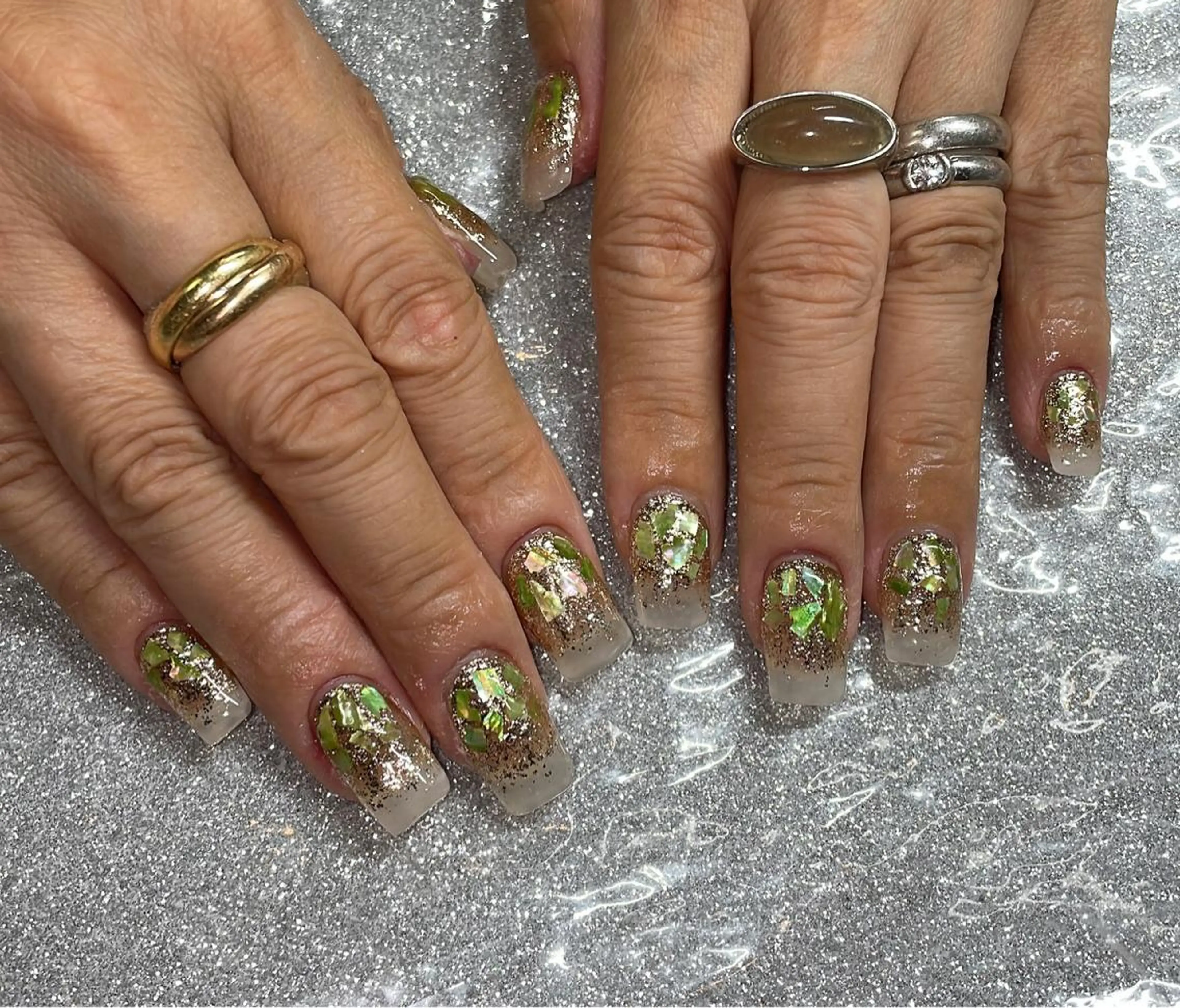 ネイル VIERU 🌈🎀💖のネイルデザイン