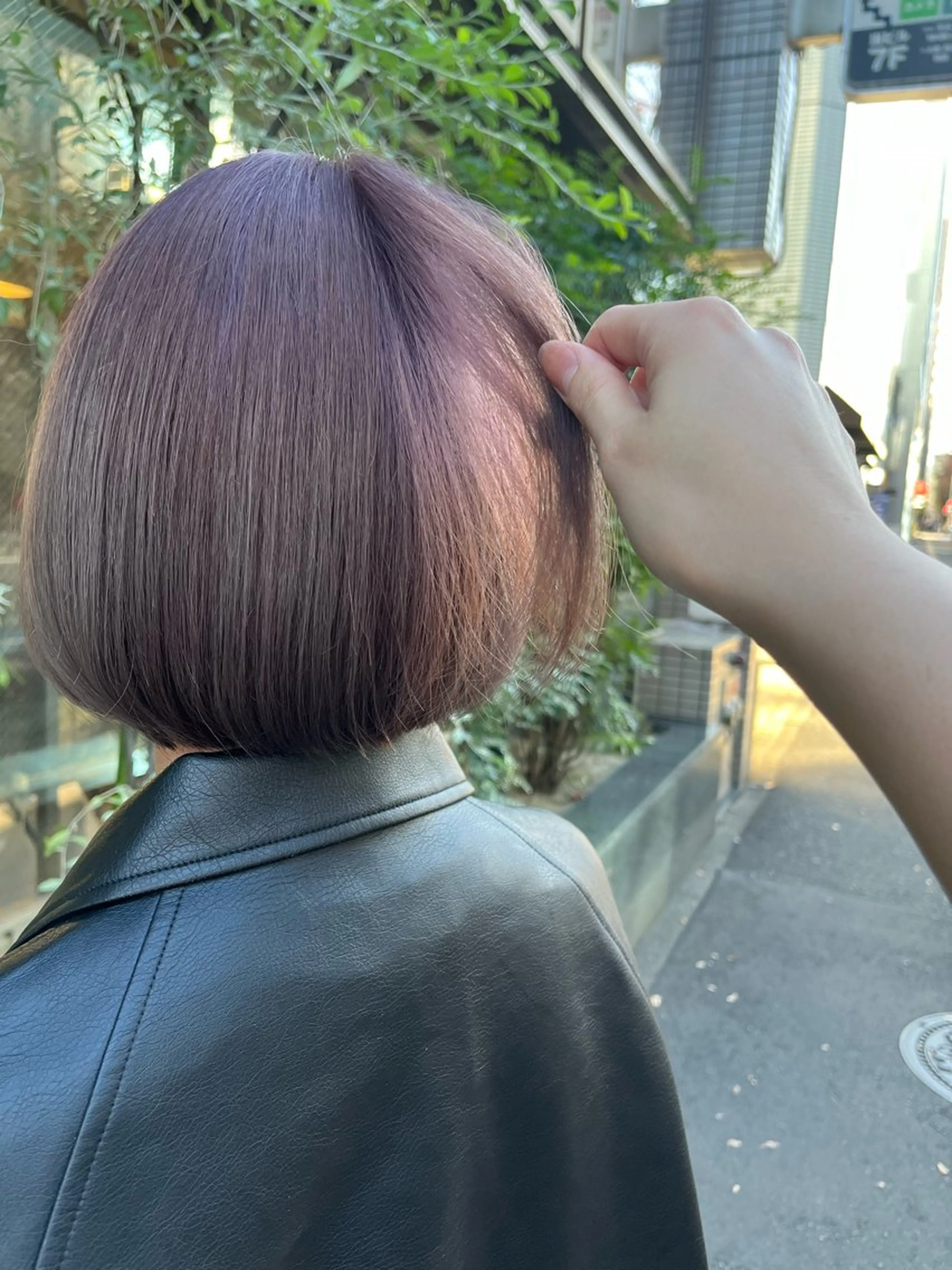 ショート カラー ブラウンカラー ラベンダーカラー ラベンダーブラウン えんぐちとも／透明感 カラー／博多ボブのヘアスタイル