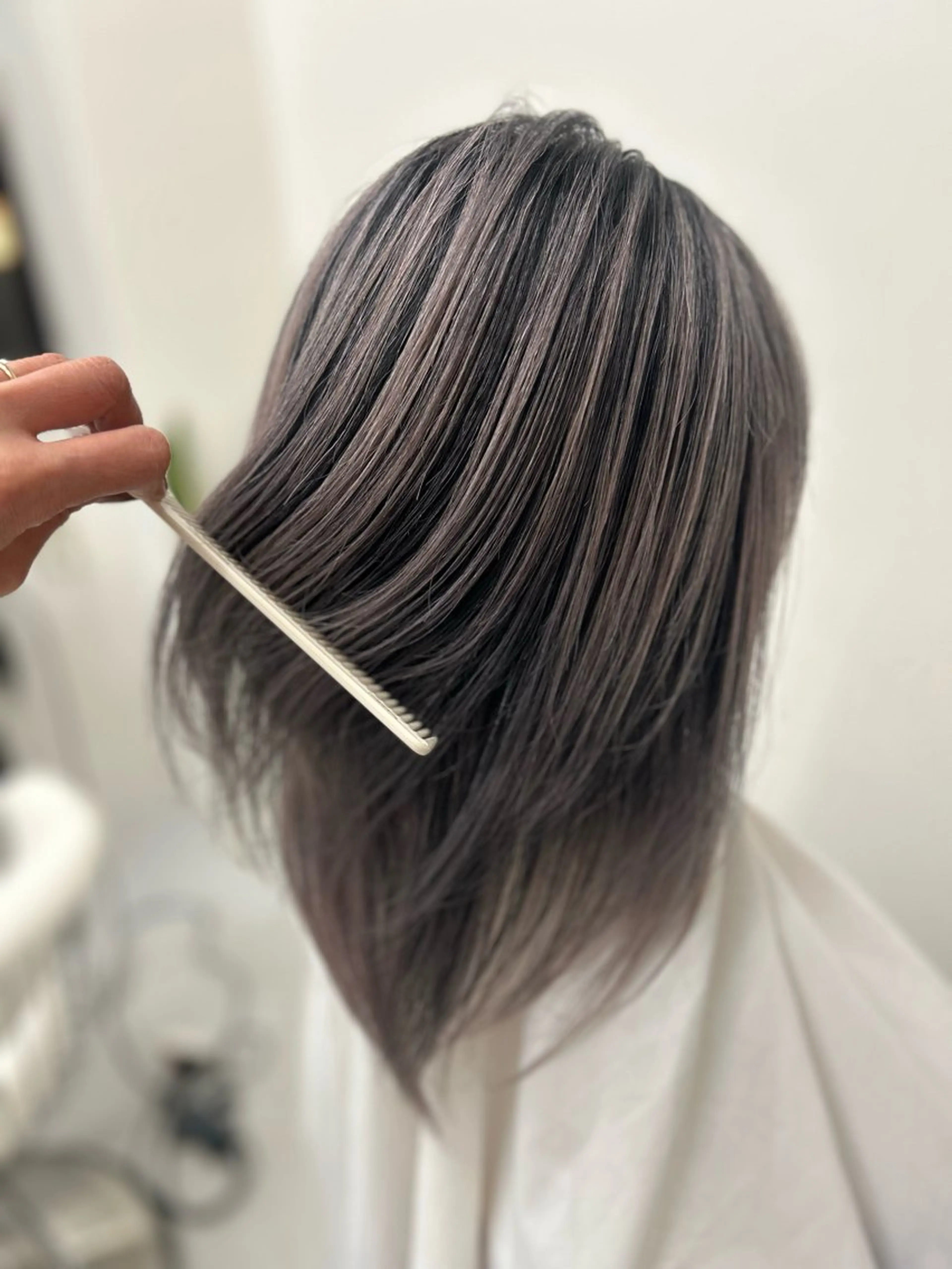 カラー 銀座バレイヤージュ 蓑田朝菜のヘアスタイル