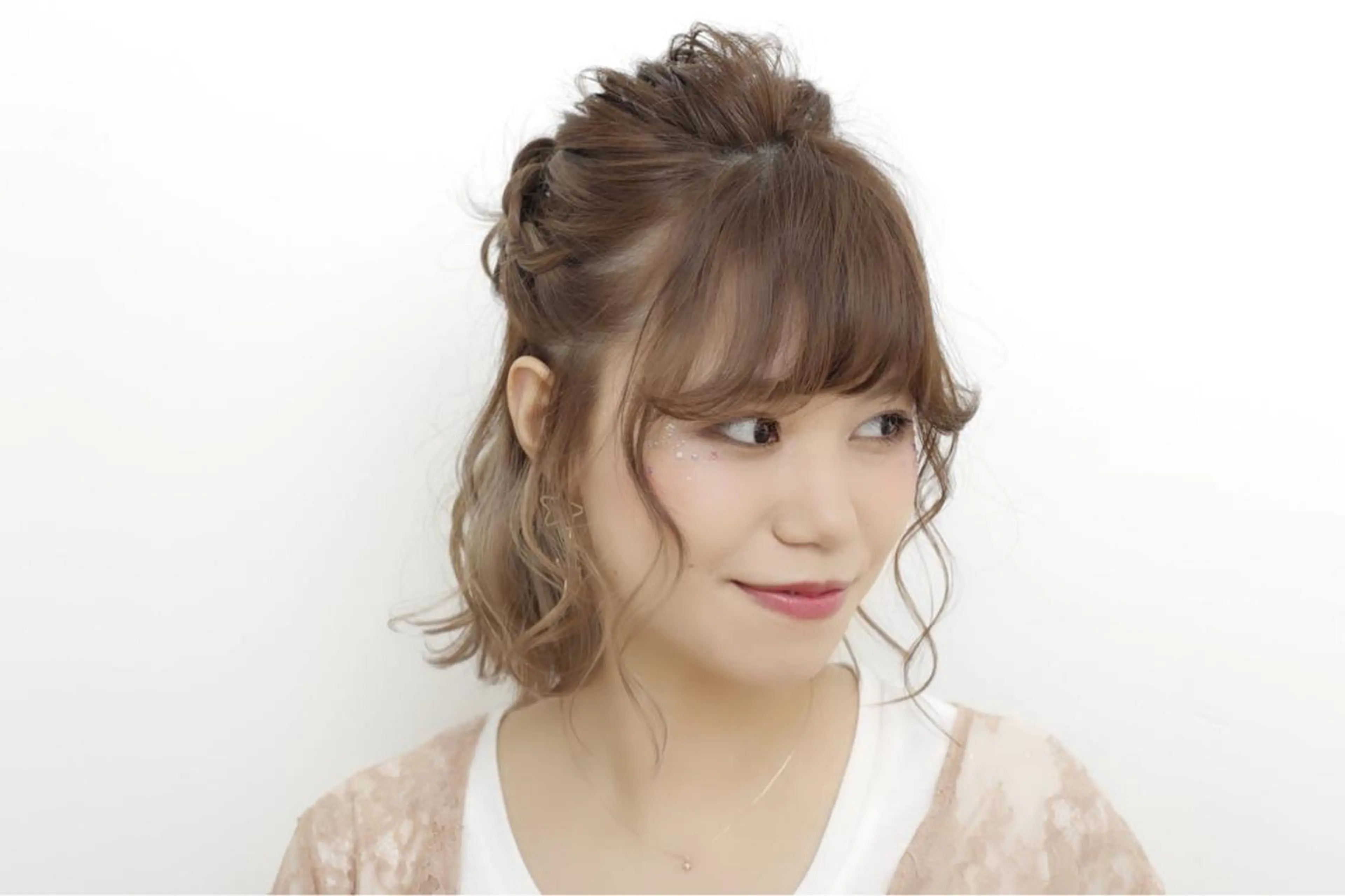 ショート カラー パーマ ヘアアレンジ ハーフアップ 森 早希絵のヘアスタイル