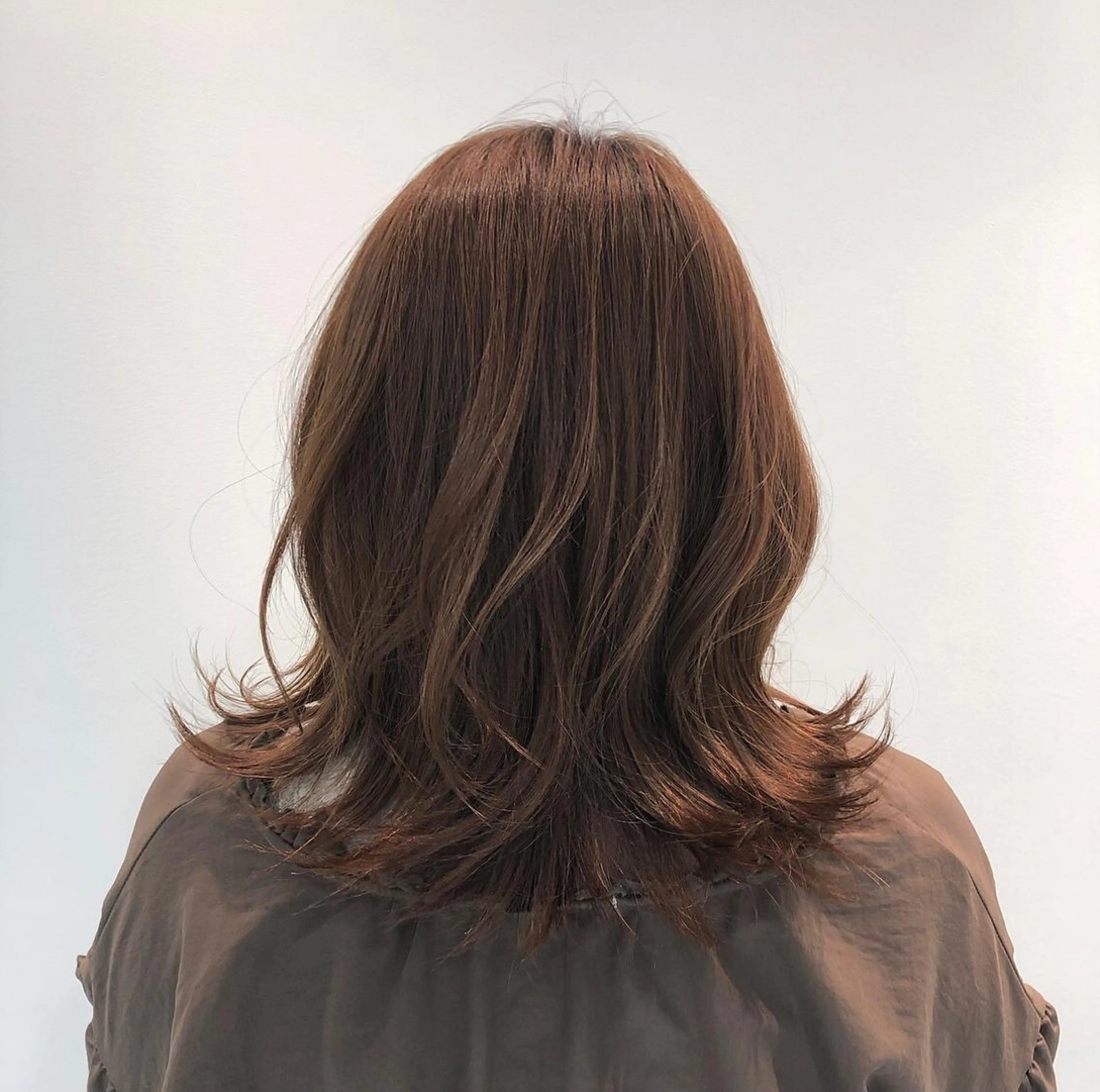 ミディアム カラー 磯山 直貴のヘアスタイル