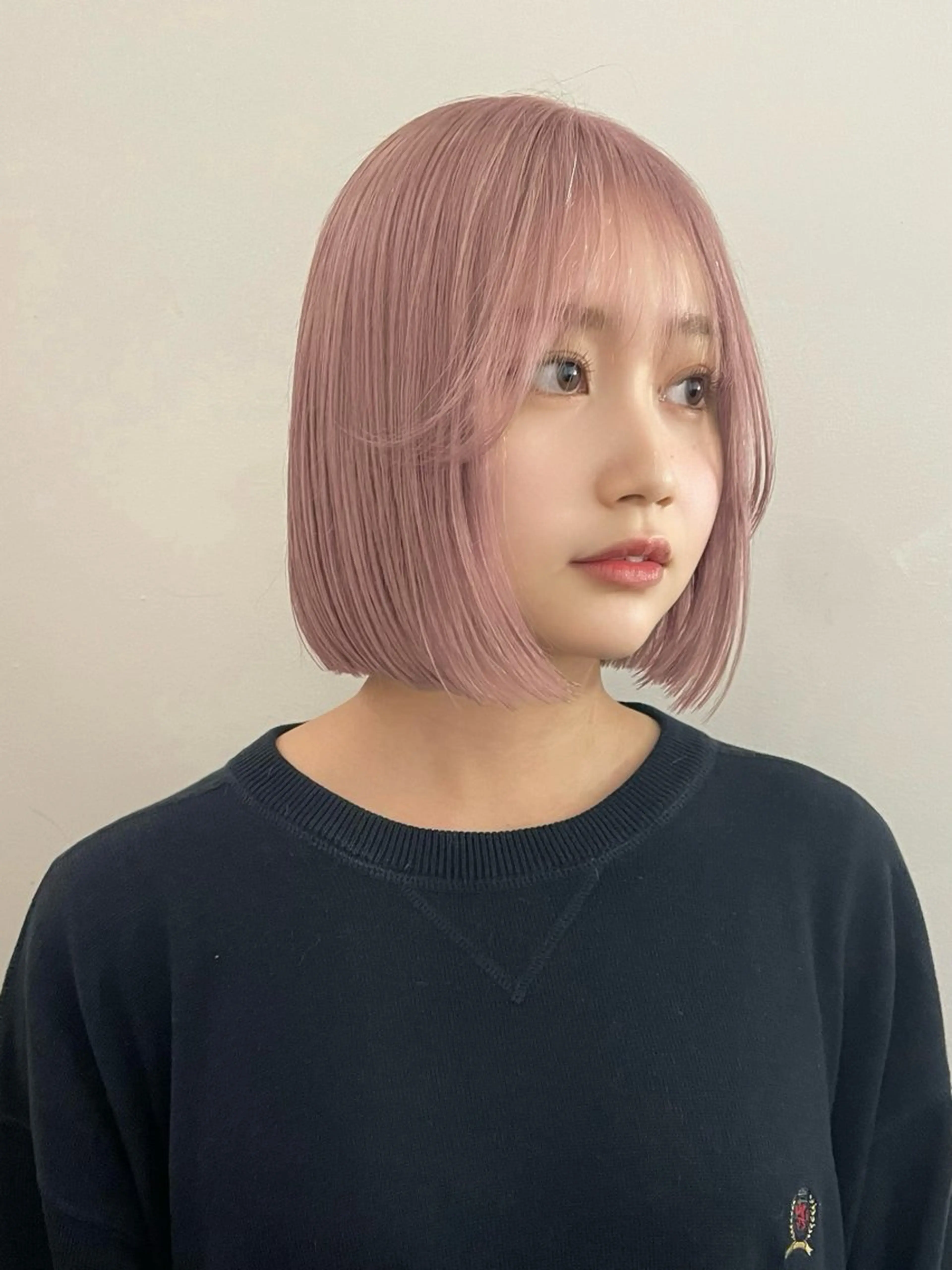 ショート カラー ⭐ハイトーンブリーチ ミルクティーピンクのヘアスタイル