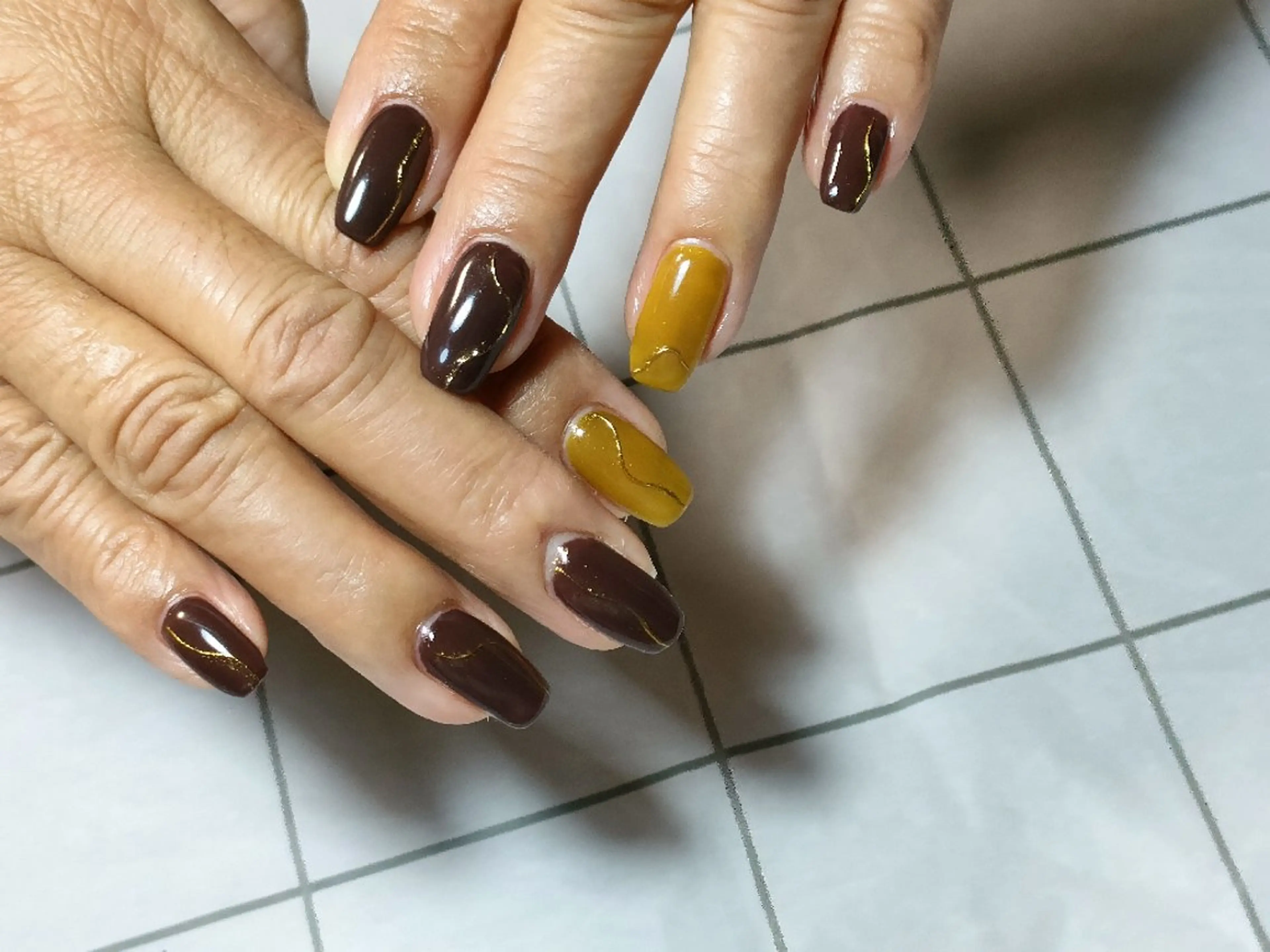 ネイル ゴールド oir. nailsalonのネイルデザイン