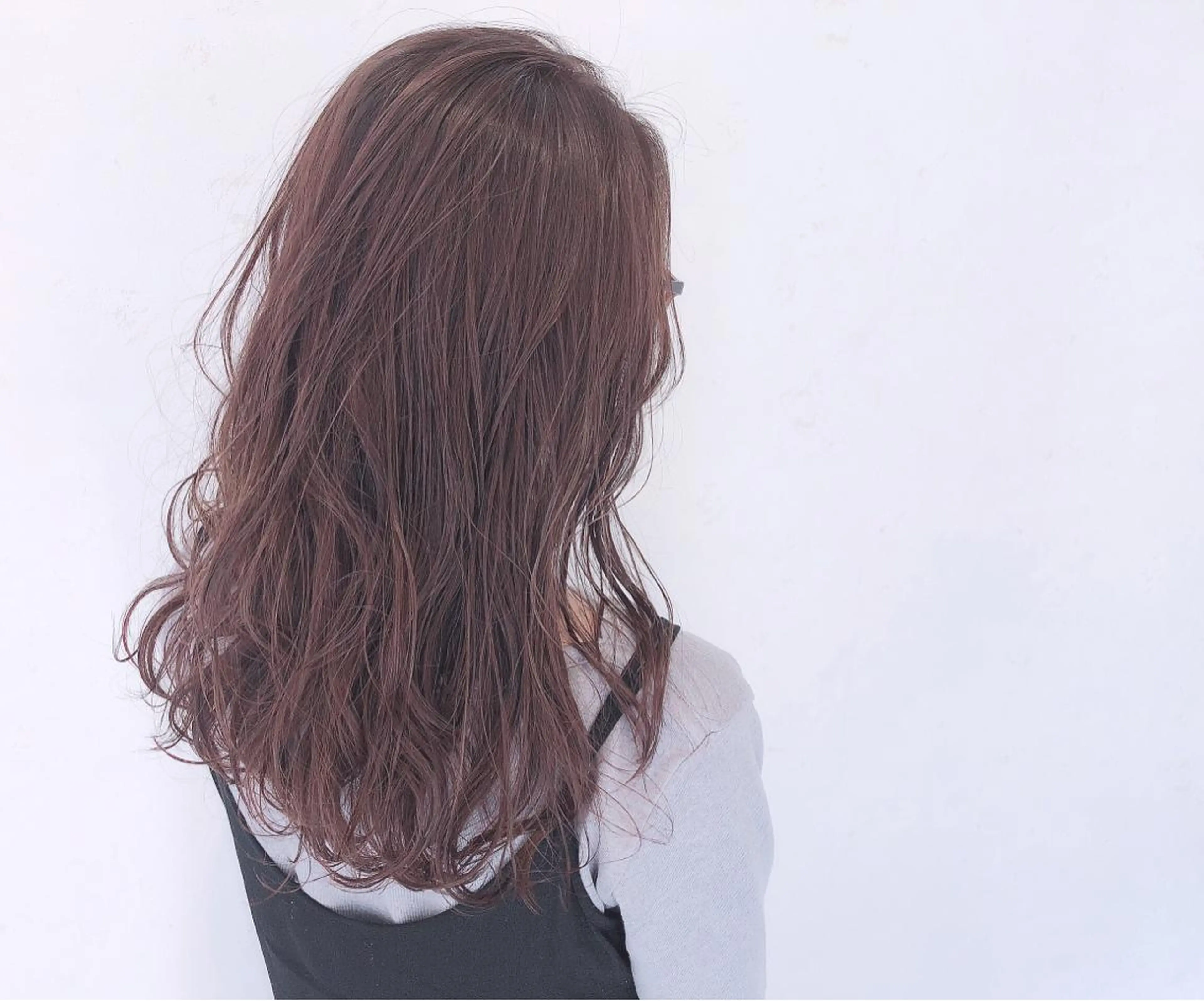 セミロング カラー 伊藤 さやかのヘアスタイル