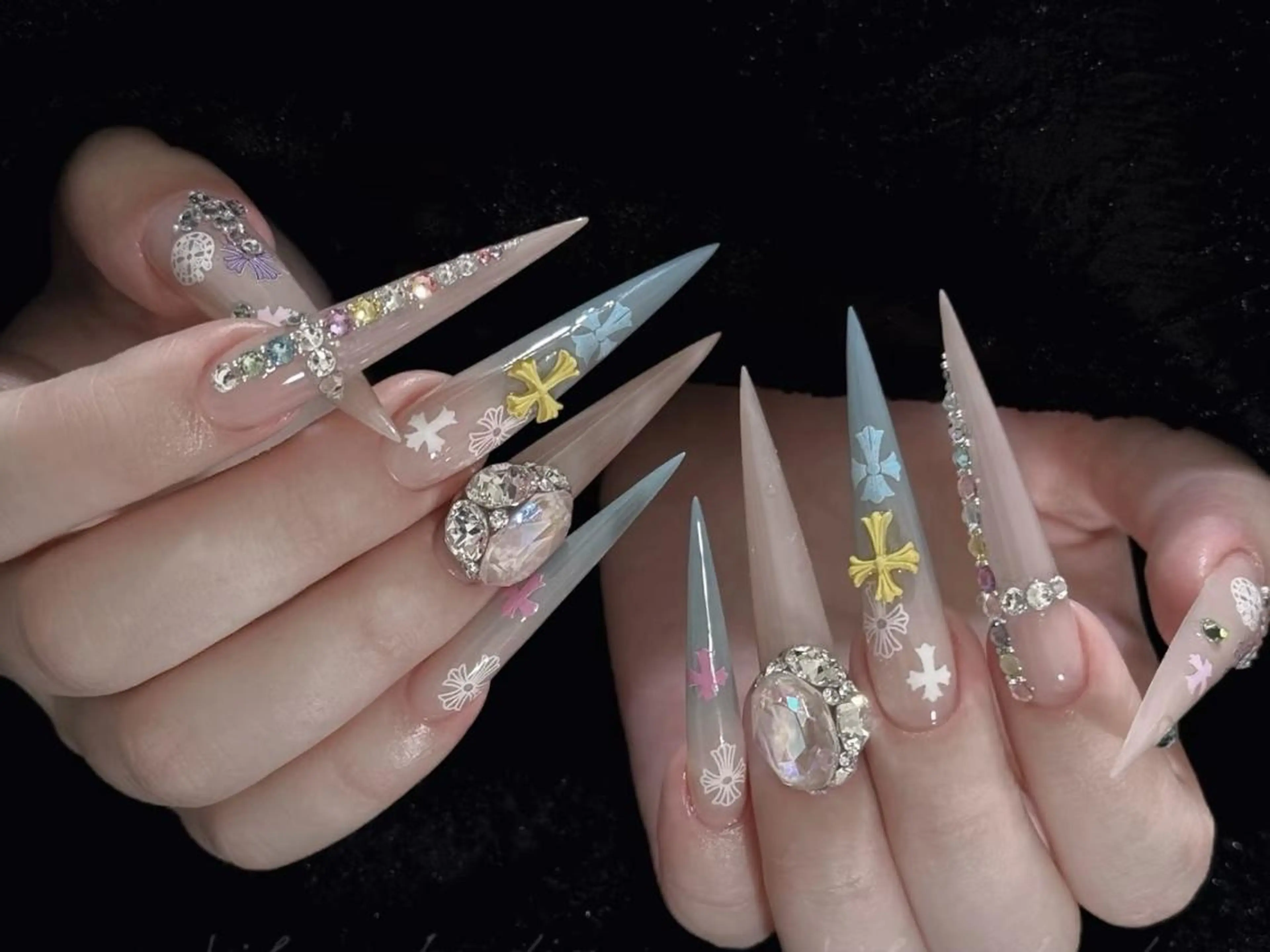 メンズ ネイル アートネイル フレンチネイル ジェルネイル ハート キラキラネイル ✨Bloom Ruby❣️のネイルデザイン