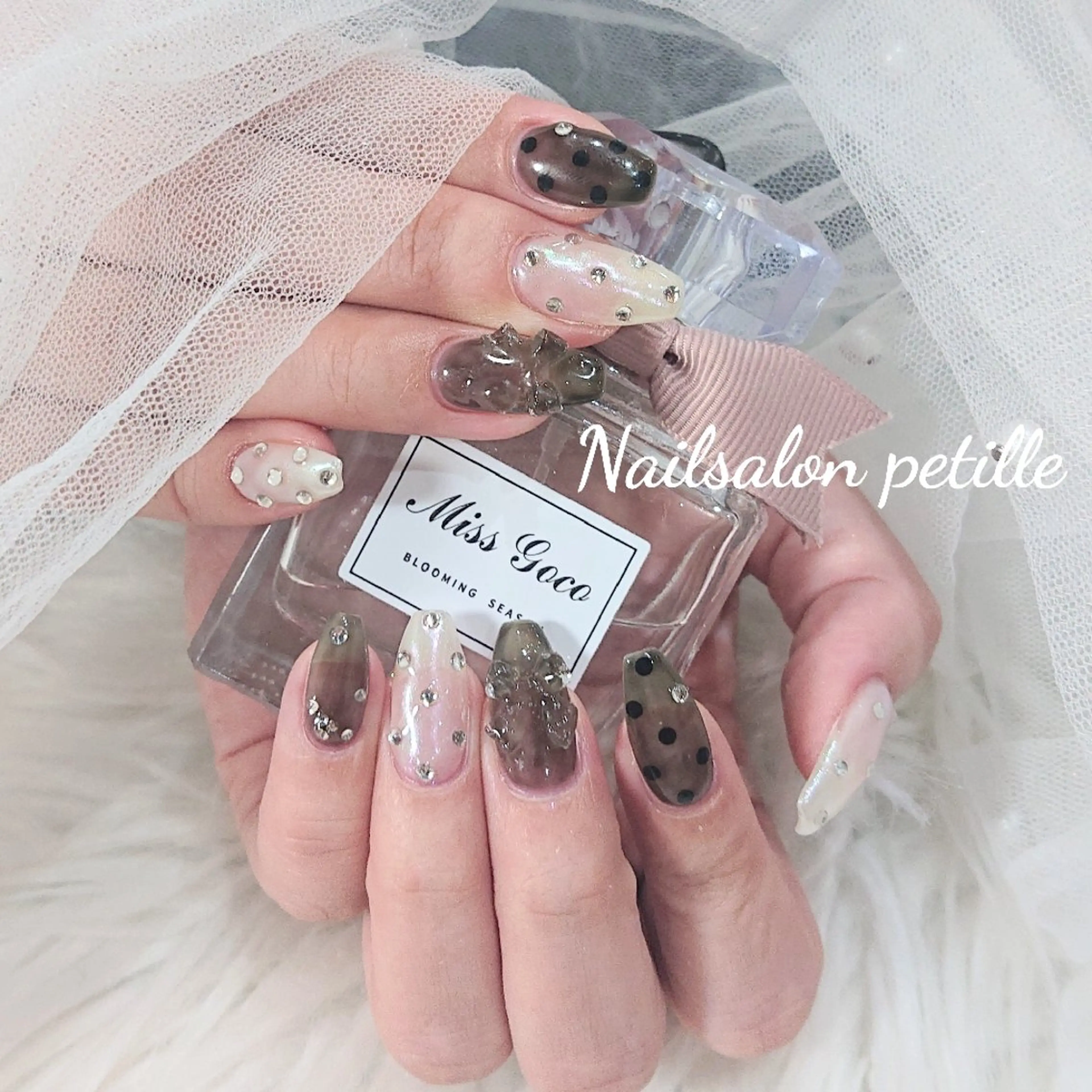 ネイル ドット ハンドネイル たかなし かなのネイルデザイン