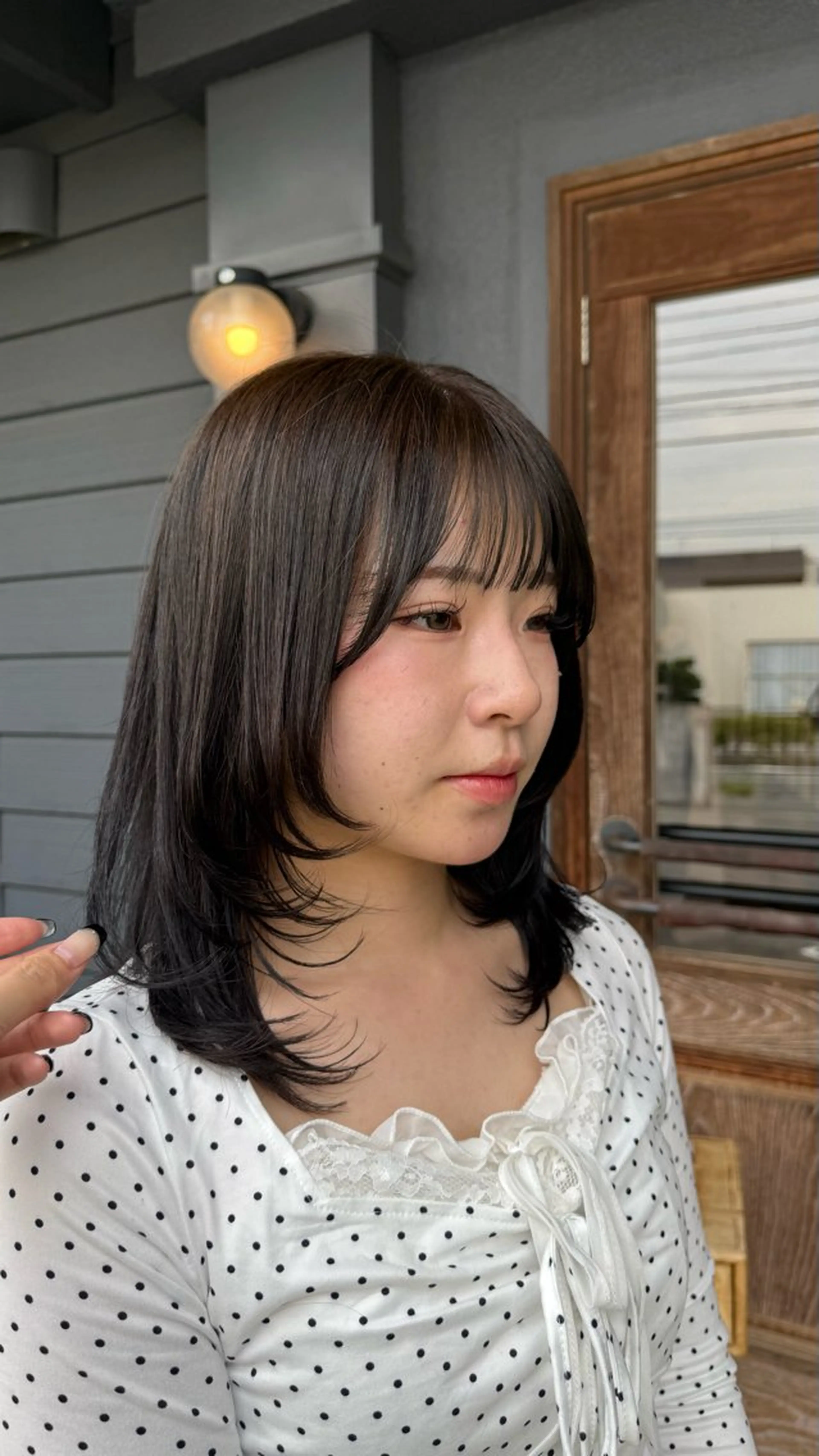 ミディアム カラー 顔周りカット レイヤーカット カット ヘアカラー 髪質改善/暖色カラー /レイヤーカット/翠のヘアスタイル