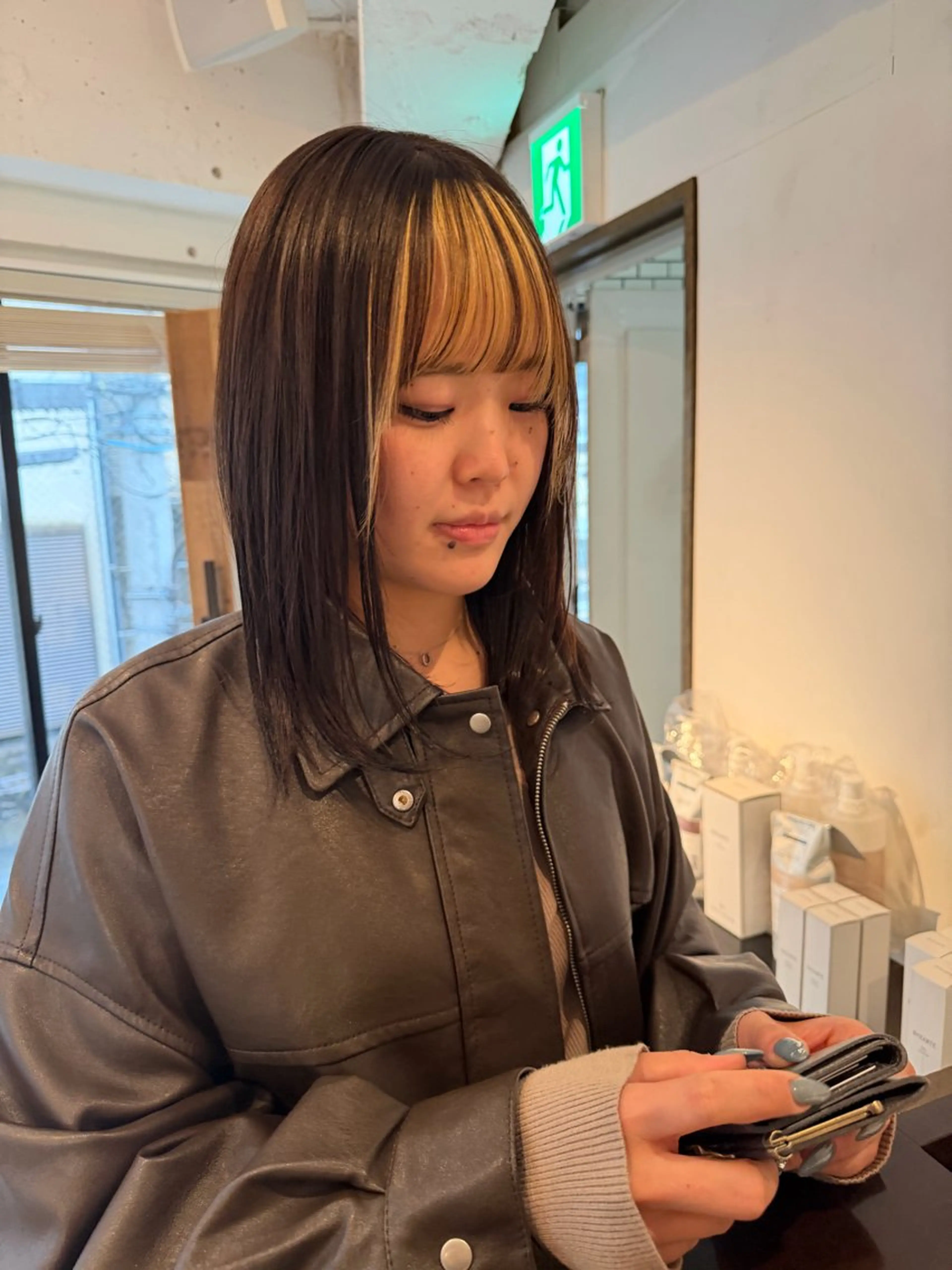 ミディアム カラー ブリーチ 山崎 奈瑠のヘアスタイル
