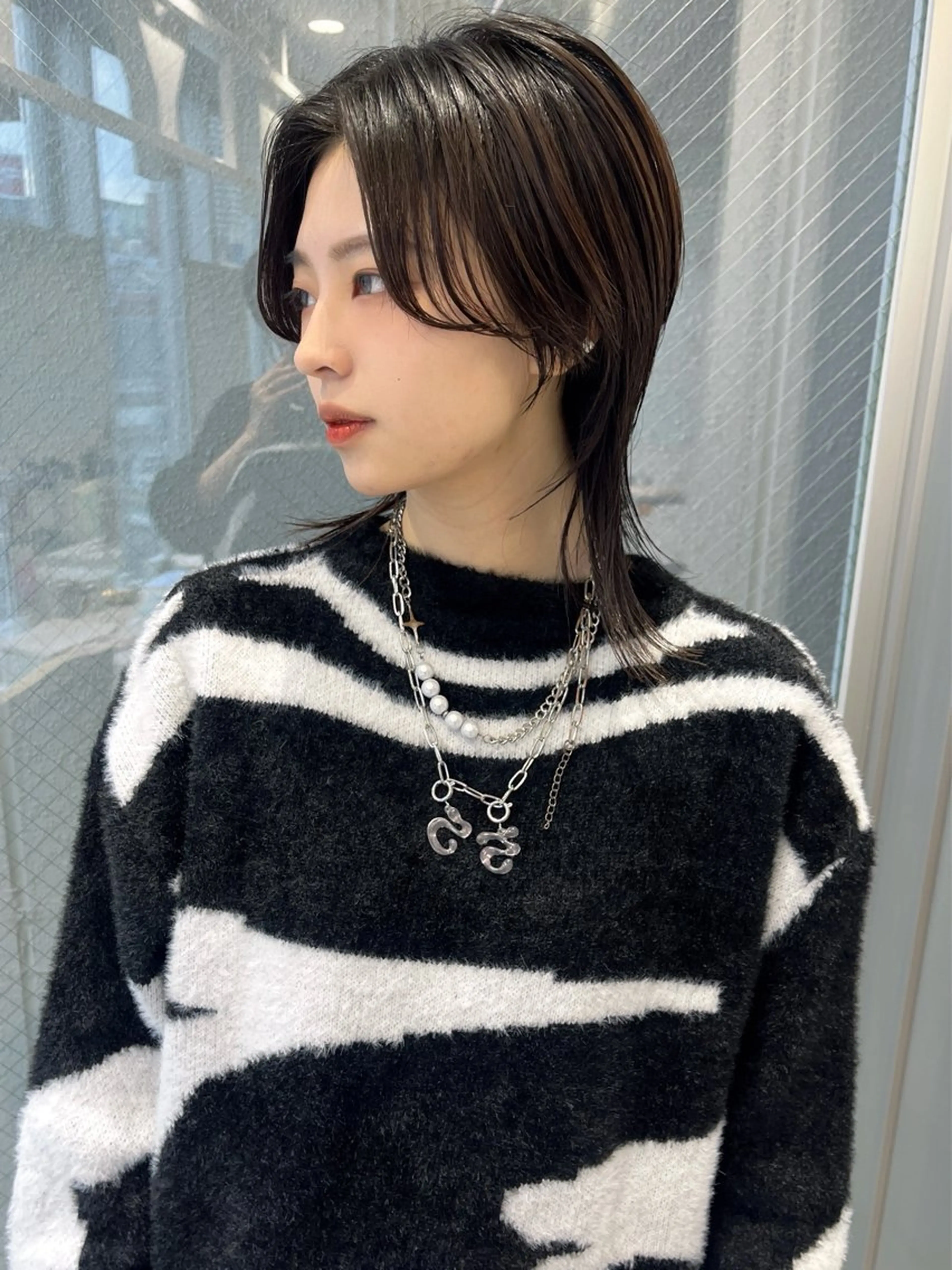 ミディアム ミディアムパーマ レイヤーカット ウルフカット ウルフレイヤー ウルフカット／吉村 桃子のヘアスタイル