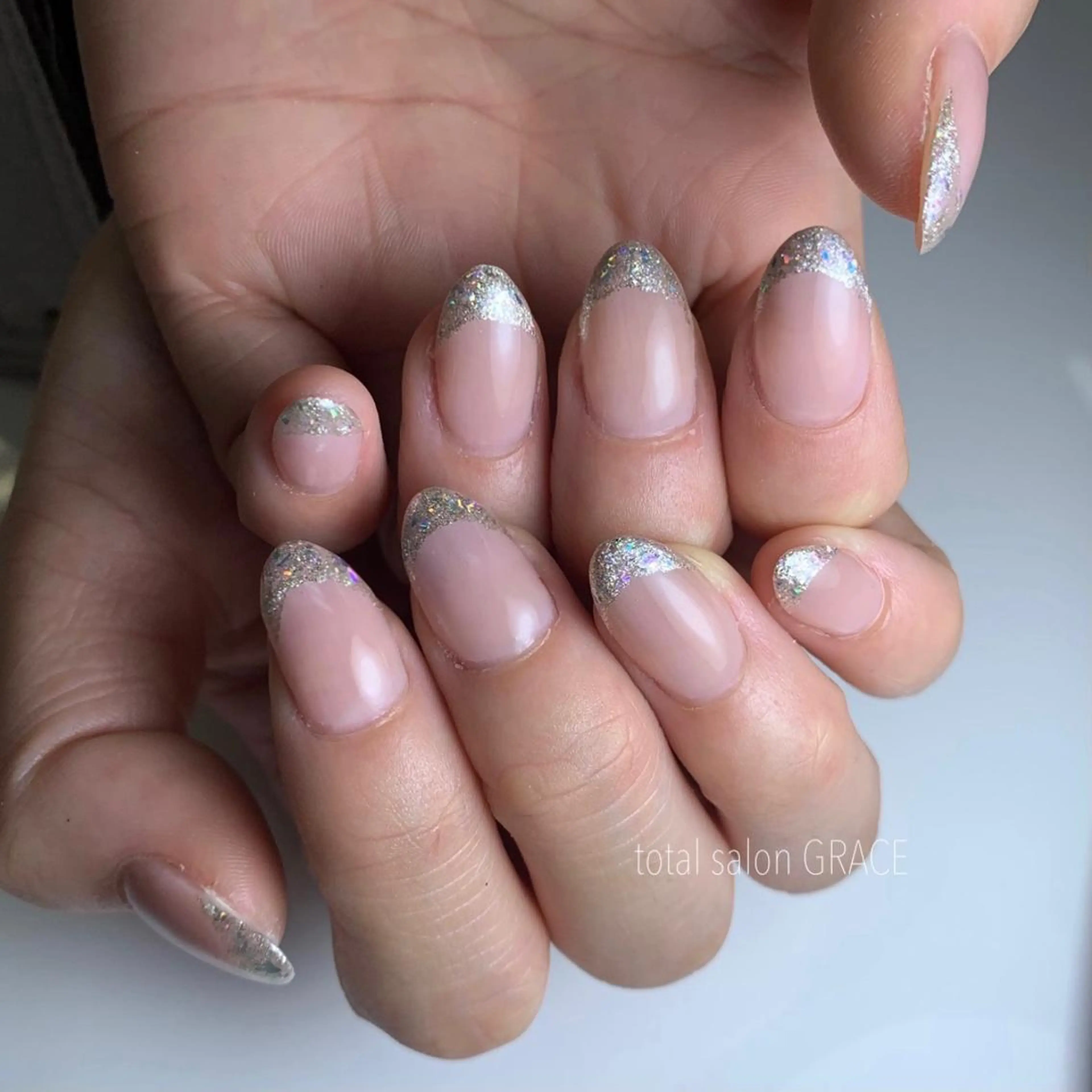 セミロング カラー パーマ ヘアアレンジ メンズ キッズ ネイル マツエク・マツパ シンプルネイル yuri kaのネイルデザイン