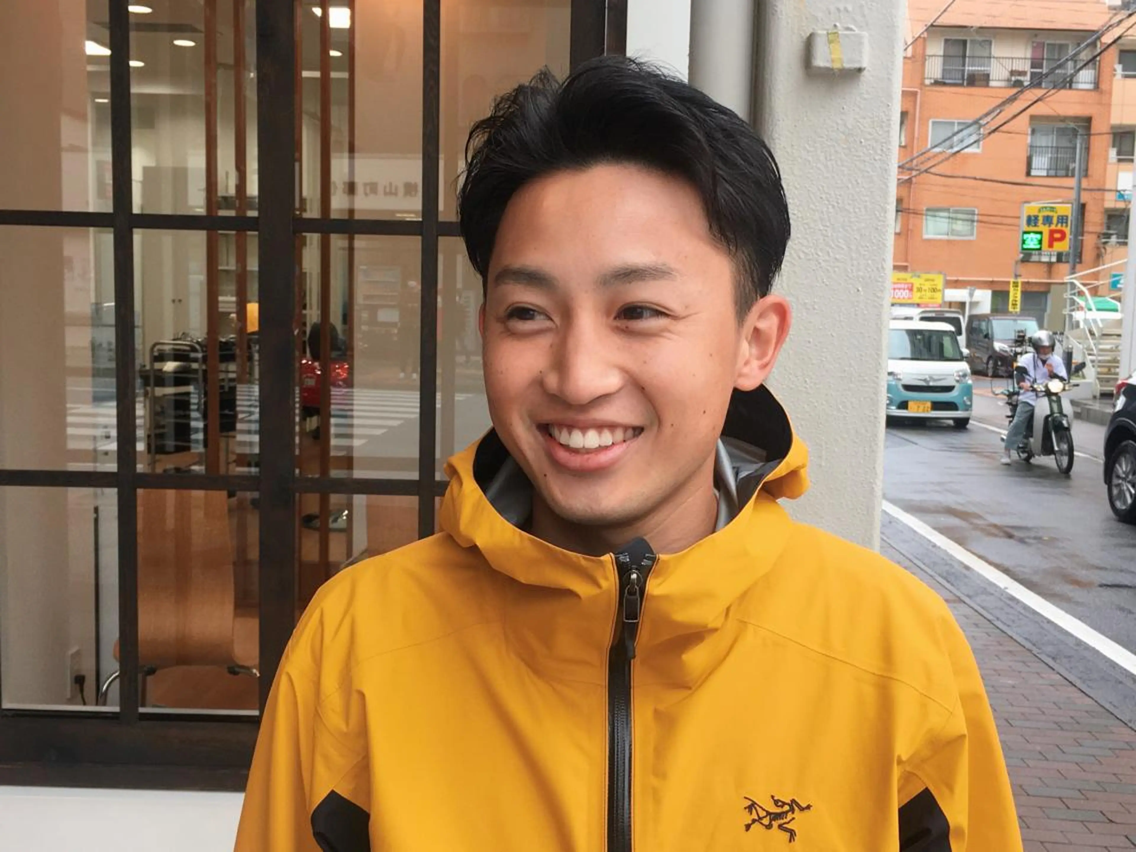ショート パーマ メンズ センターパート すごう こうへいのヘアスタイル