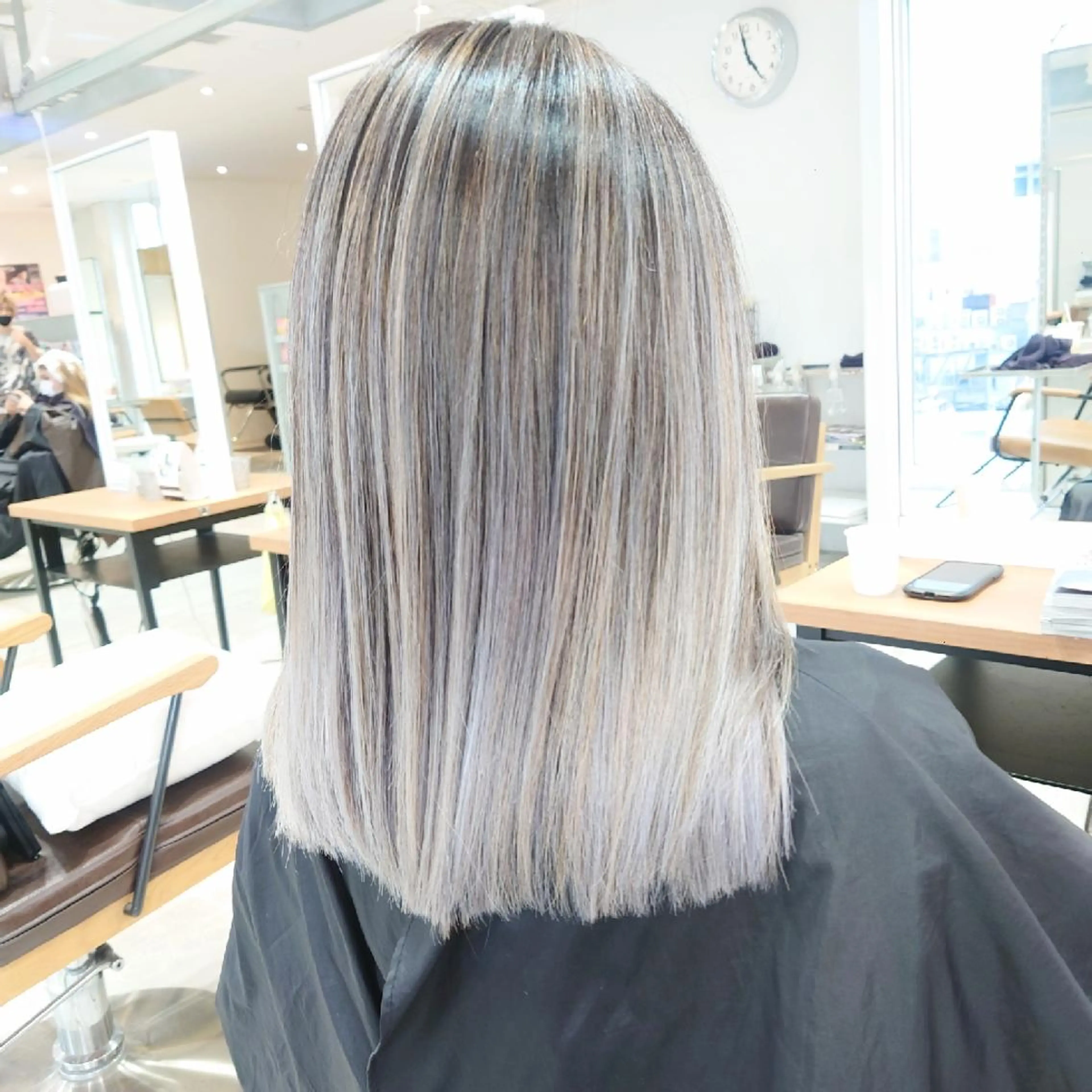 セミロング カラー カット ヘアカラー トリートメント 艶髪✨ブリーチ職人 井手正康のヘアスタイル