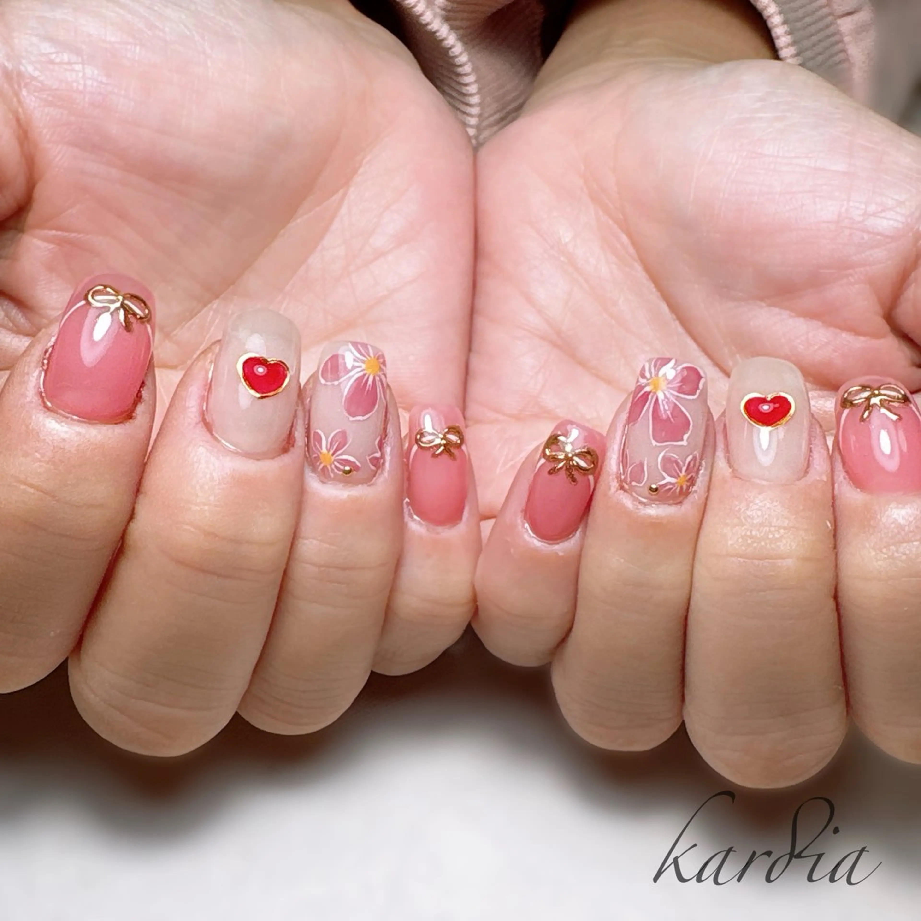 ネイル καρδιά -ｶﾙﾃﾞｨｱ-のネイルデザイン