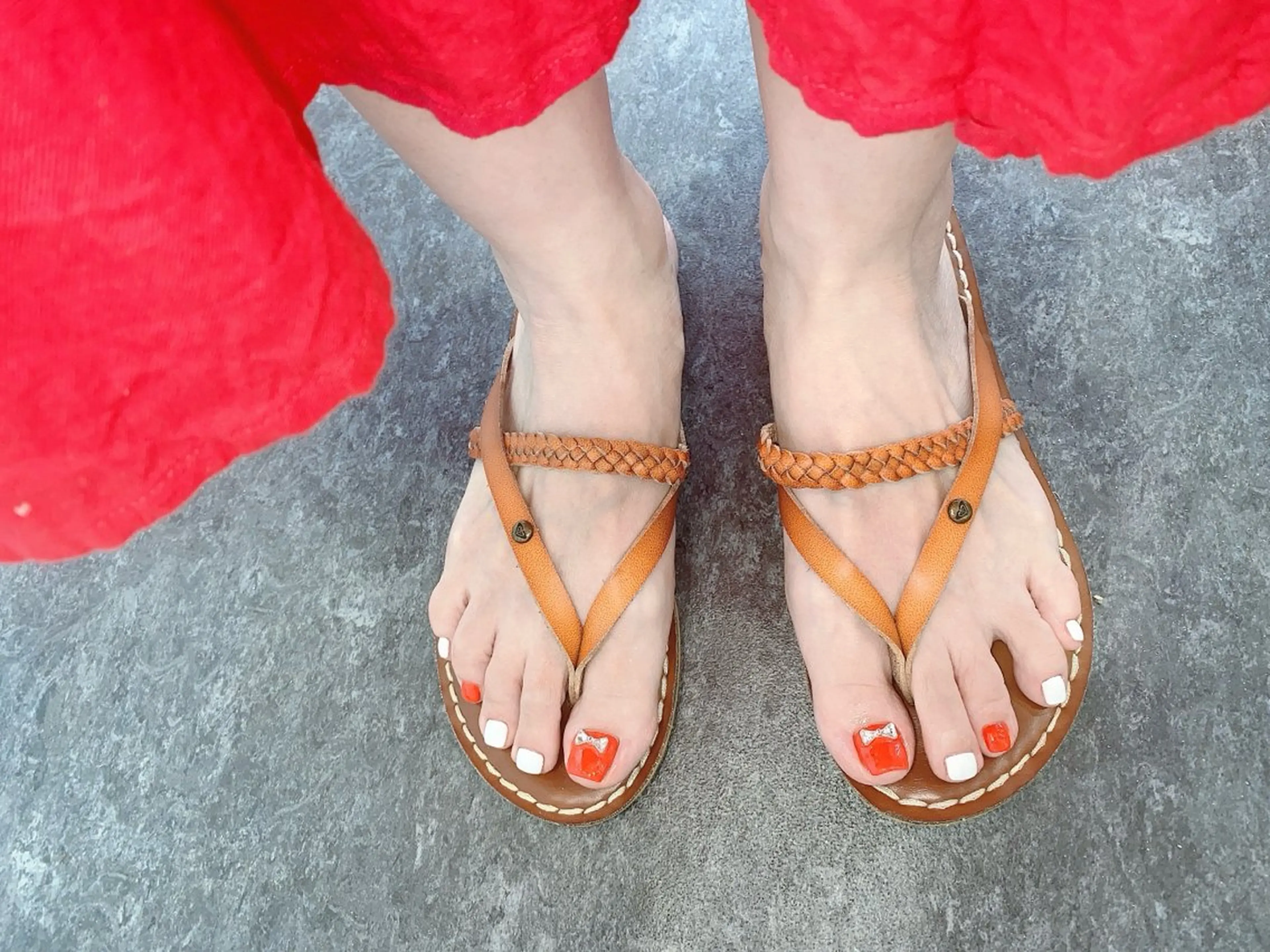 ネイル チークネイル フットネイル フレンチネイル ジェルネイル ガラスフレンチ フットネイル Nikosalon rikoのネイルデザイン