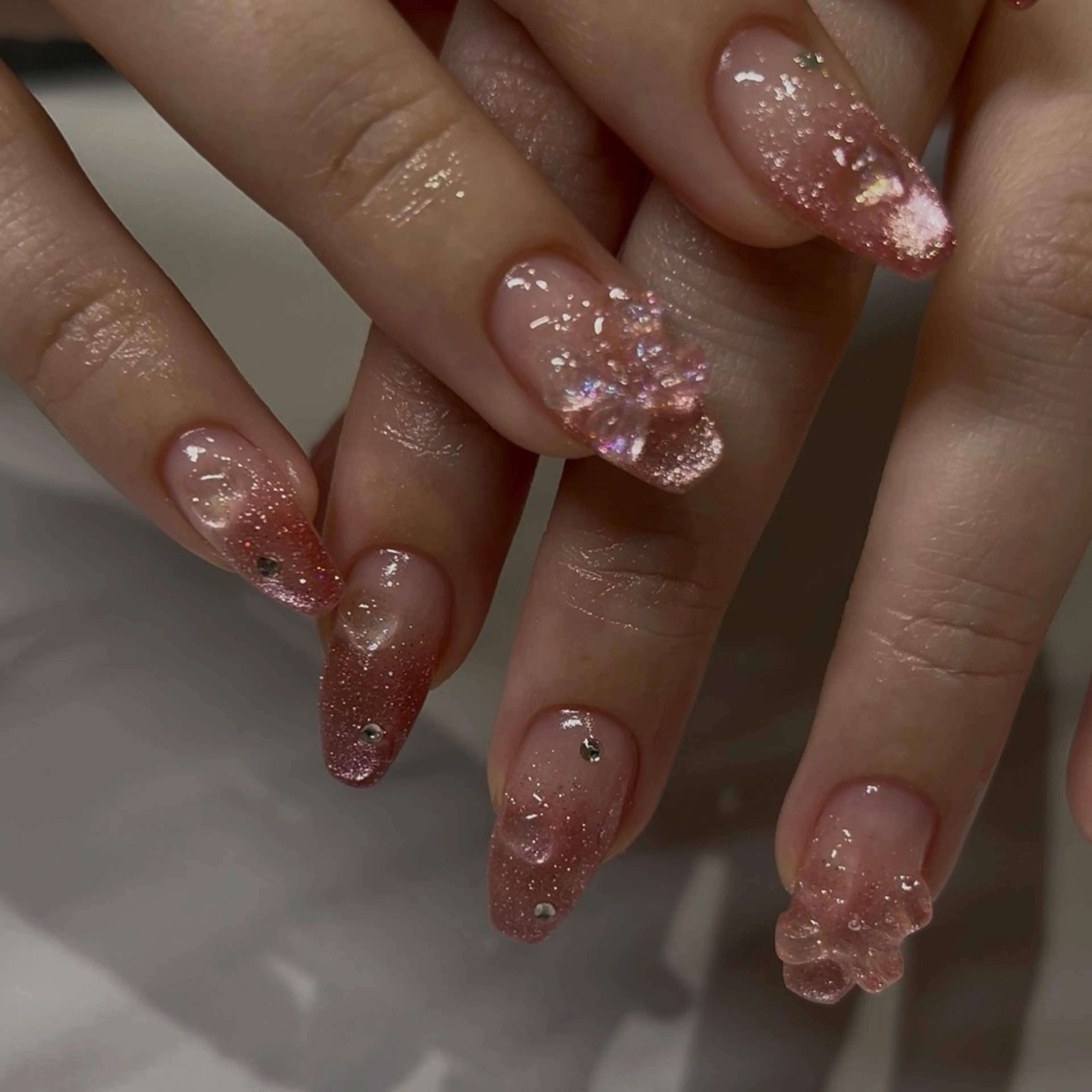 ネイル mikoto 🎀 艶々美フォルムのネイルデザイン