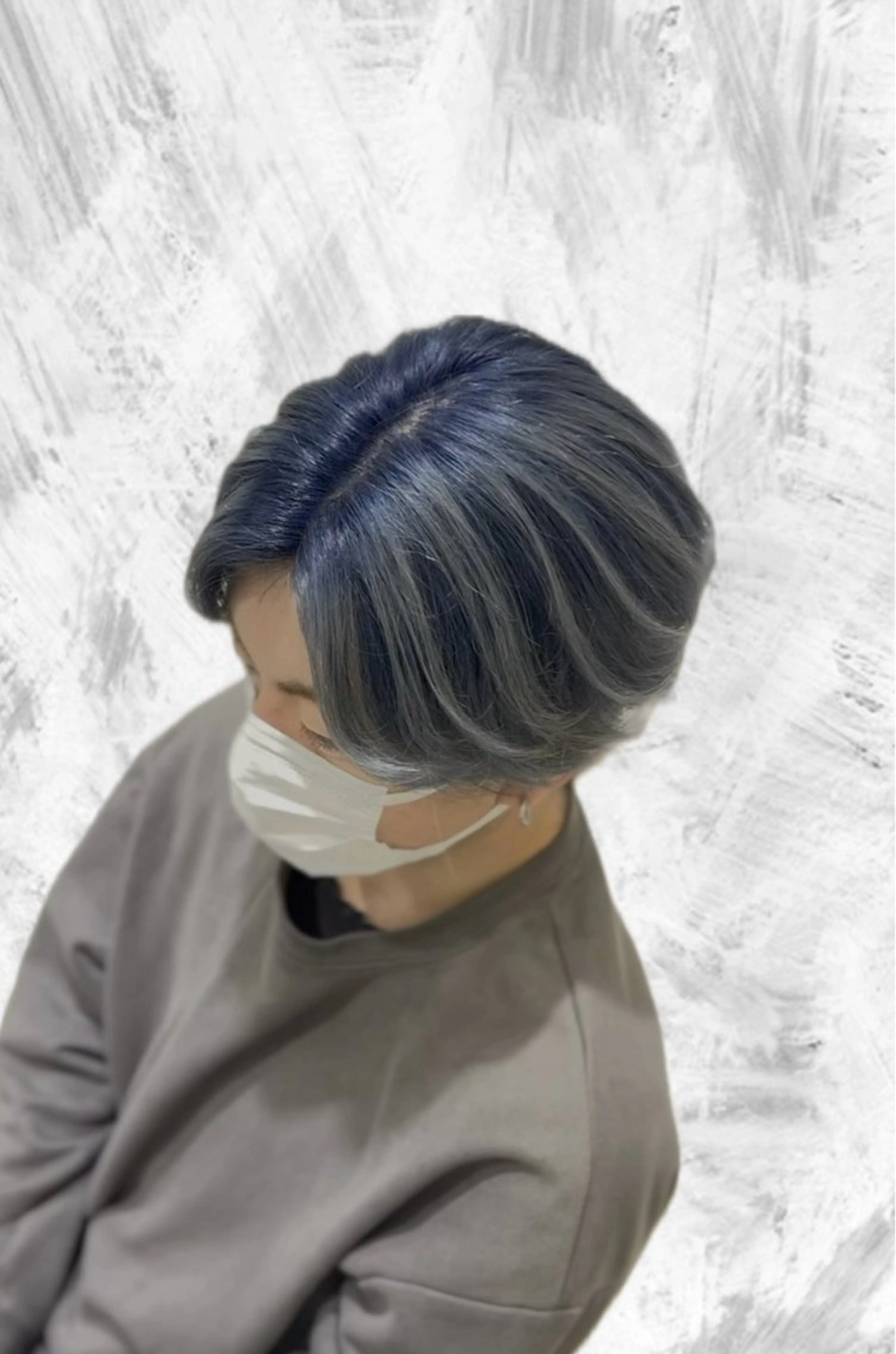 ショート ヘアカラー 岡田 瞬のヘアスタイル