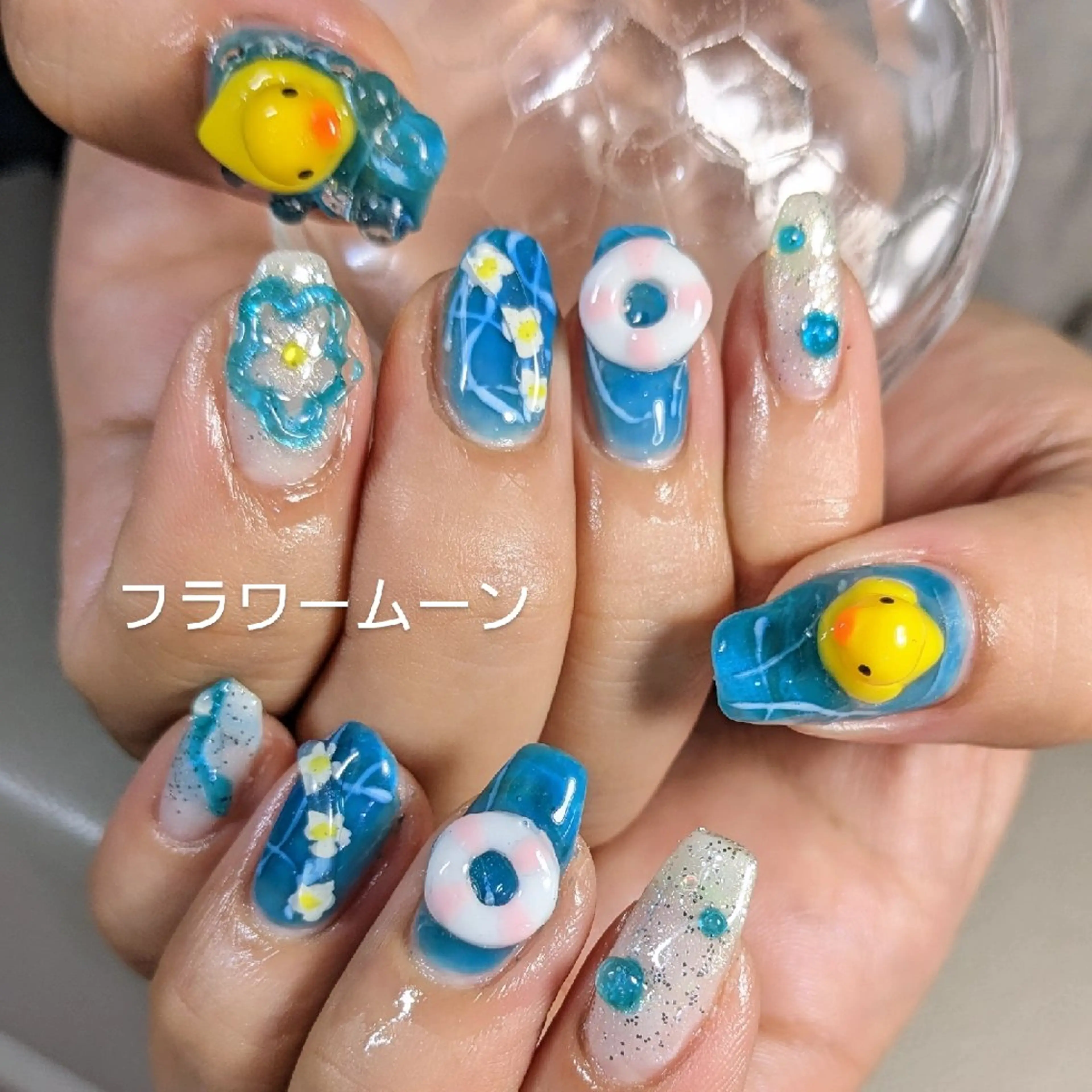 ネイル アートネイル 持ち込み ハンドネイル ハンドケア フラワー ムーンのネイルデザイン