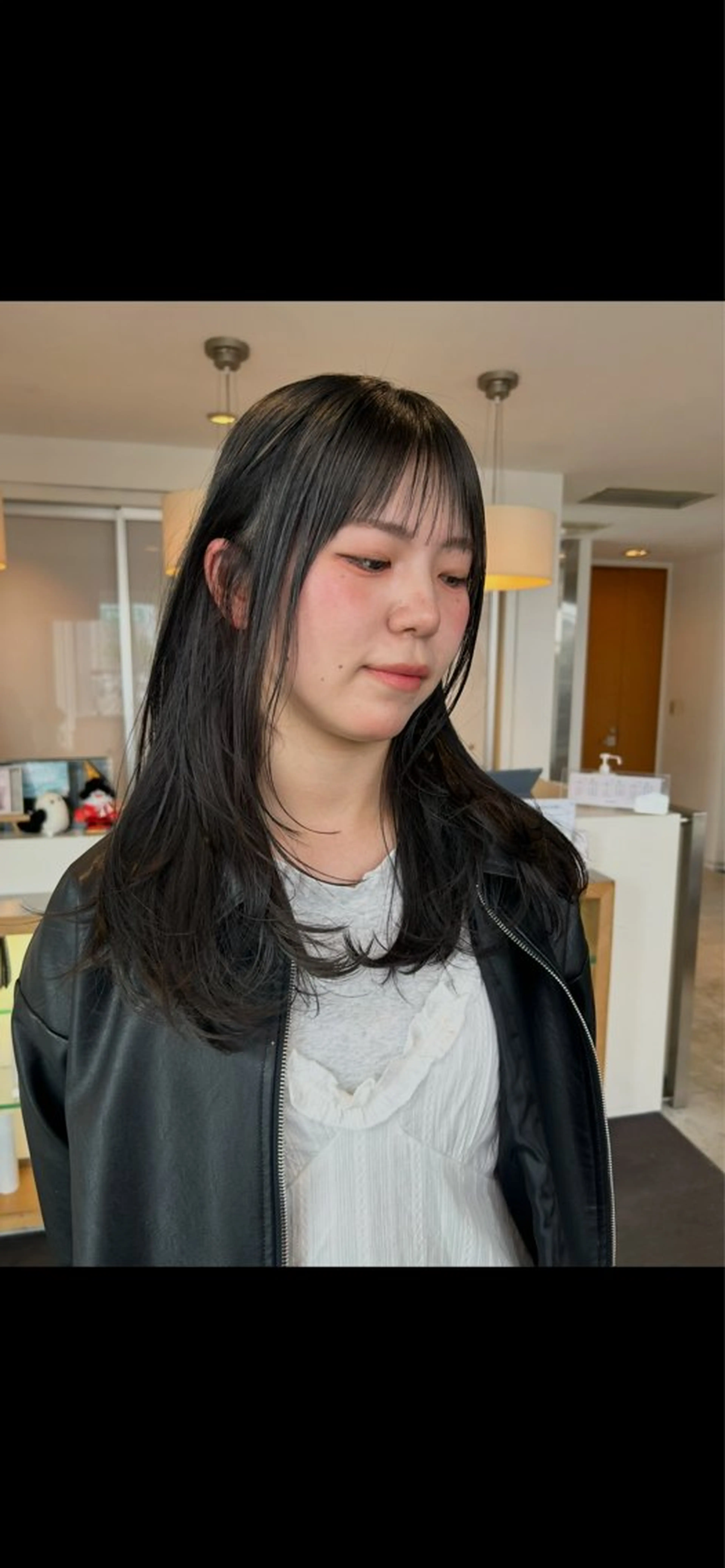 セミロング レイヤーカット 宮本 果凜のヘアスタイル