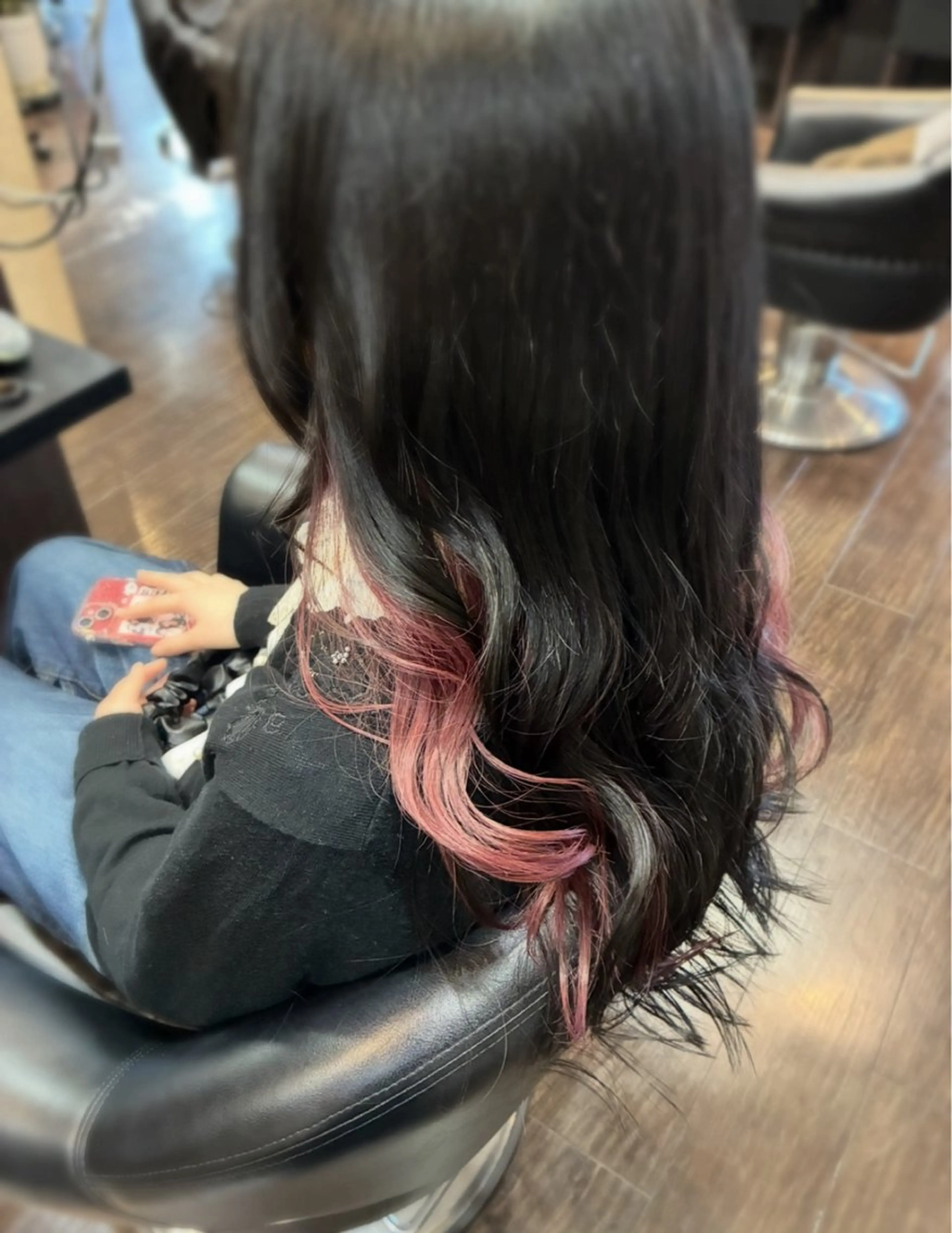 カラー ブリーチ ピンクカラー 松野 奈月のヘアスタイル