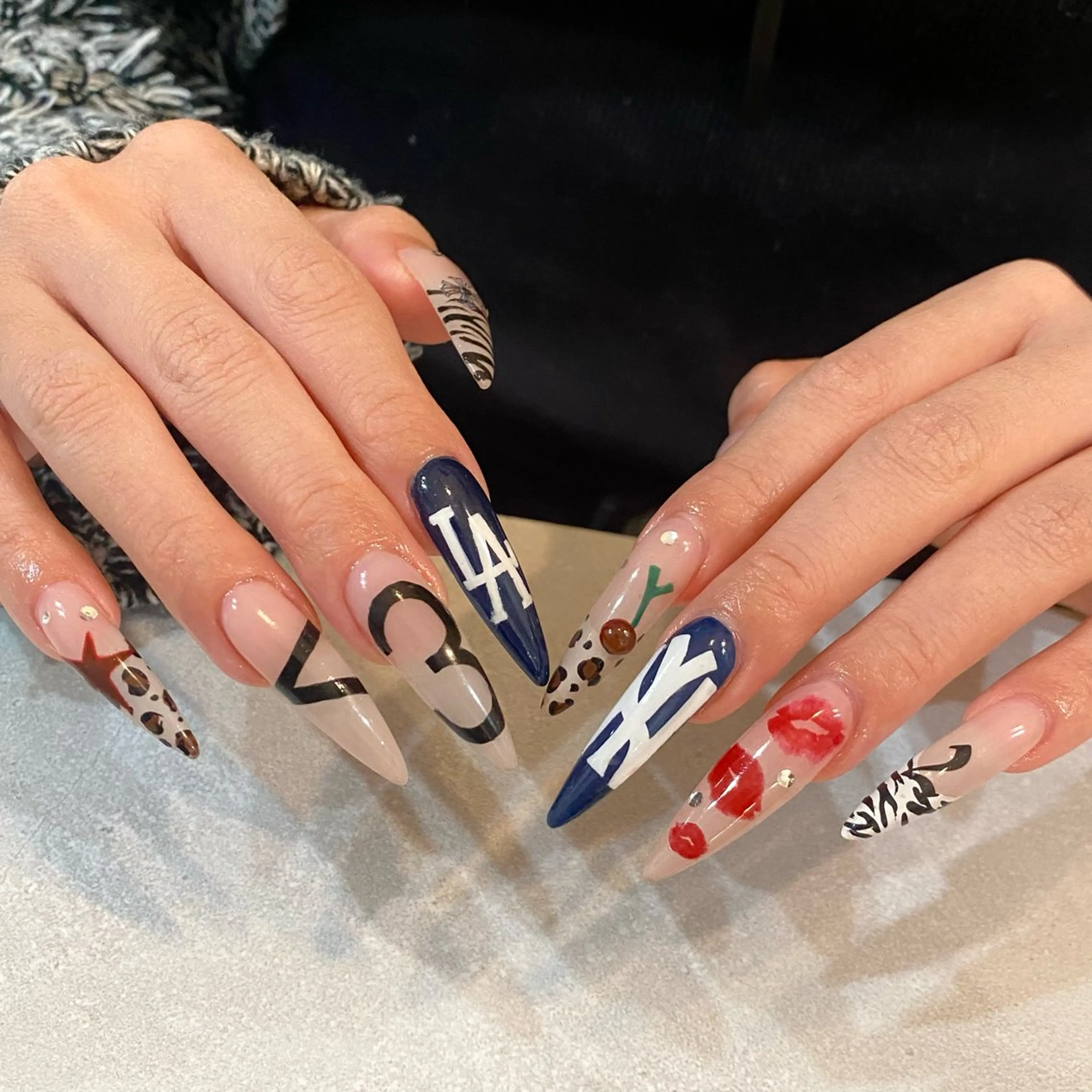 ネイル ロングネイル スーパーロングネイル ハンドネイル 🎀FLORANZ 🎀MIKAのネイルデザイン