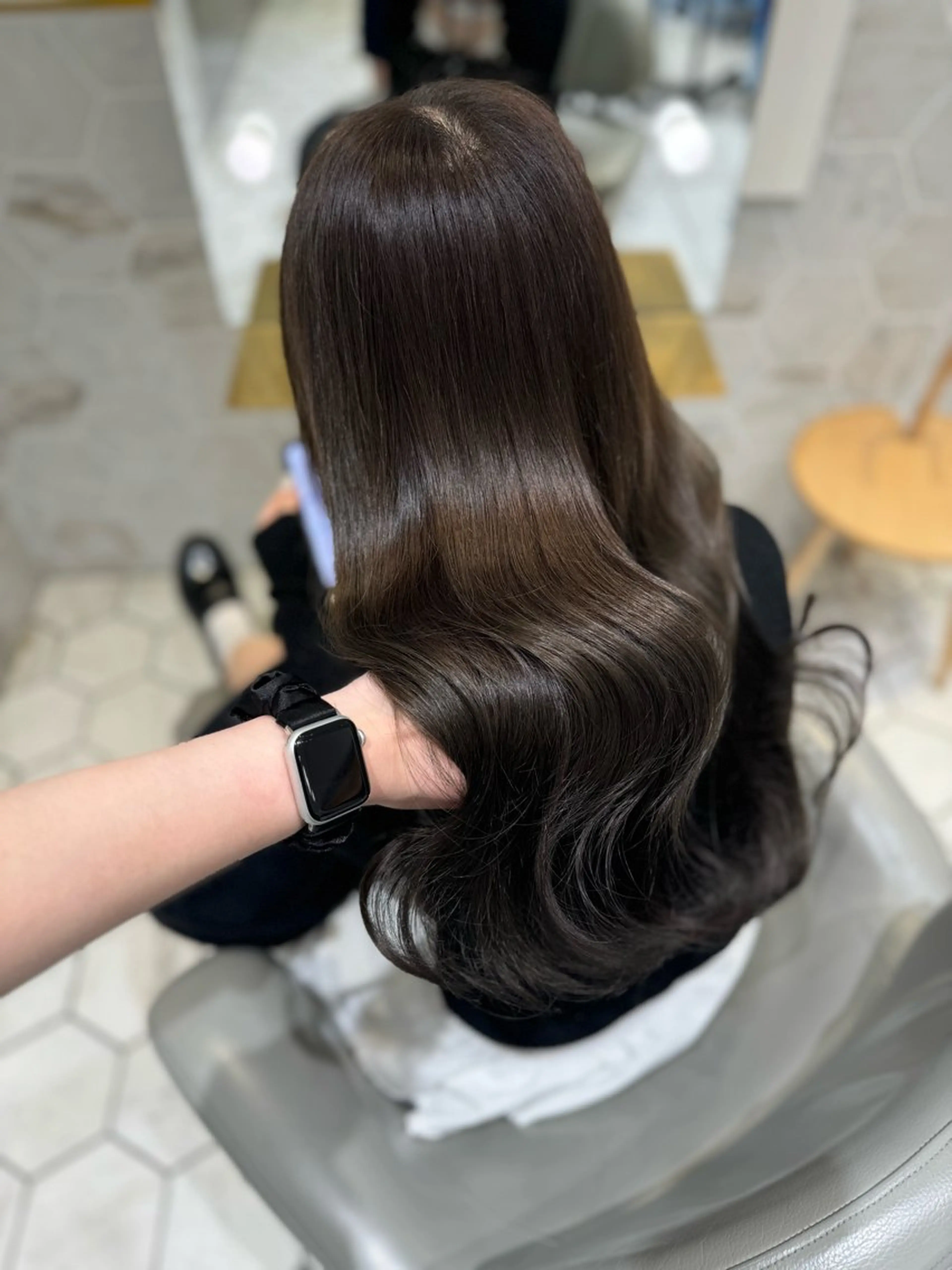 ロング カラー ベージュカラー オリーブベージュ costes 今井芽依のヘアスタイル