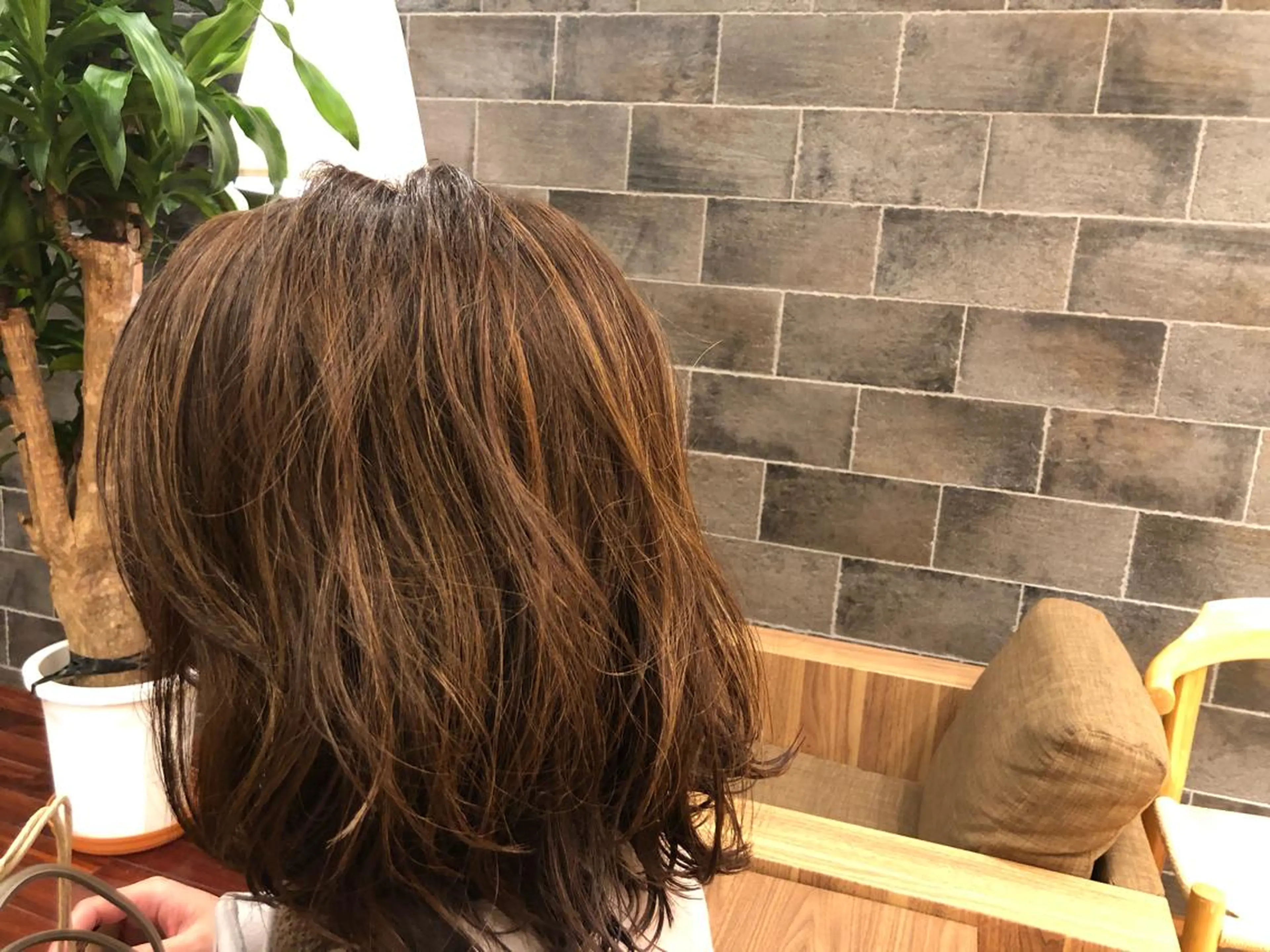 ミディアム カラー パーマ ミディアムパーマ ハイライトカラー ハイライト ニュアンスパーマ 鈴村 大介のヘアスタイル