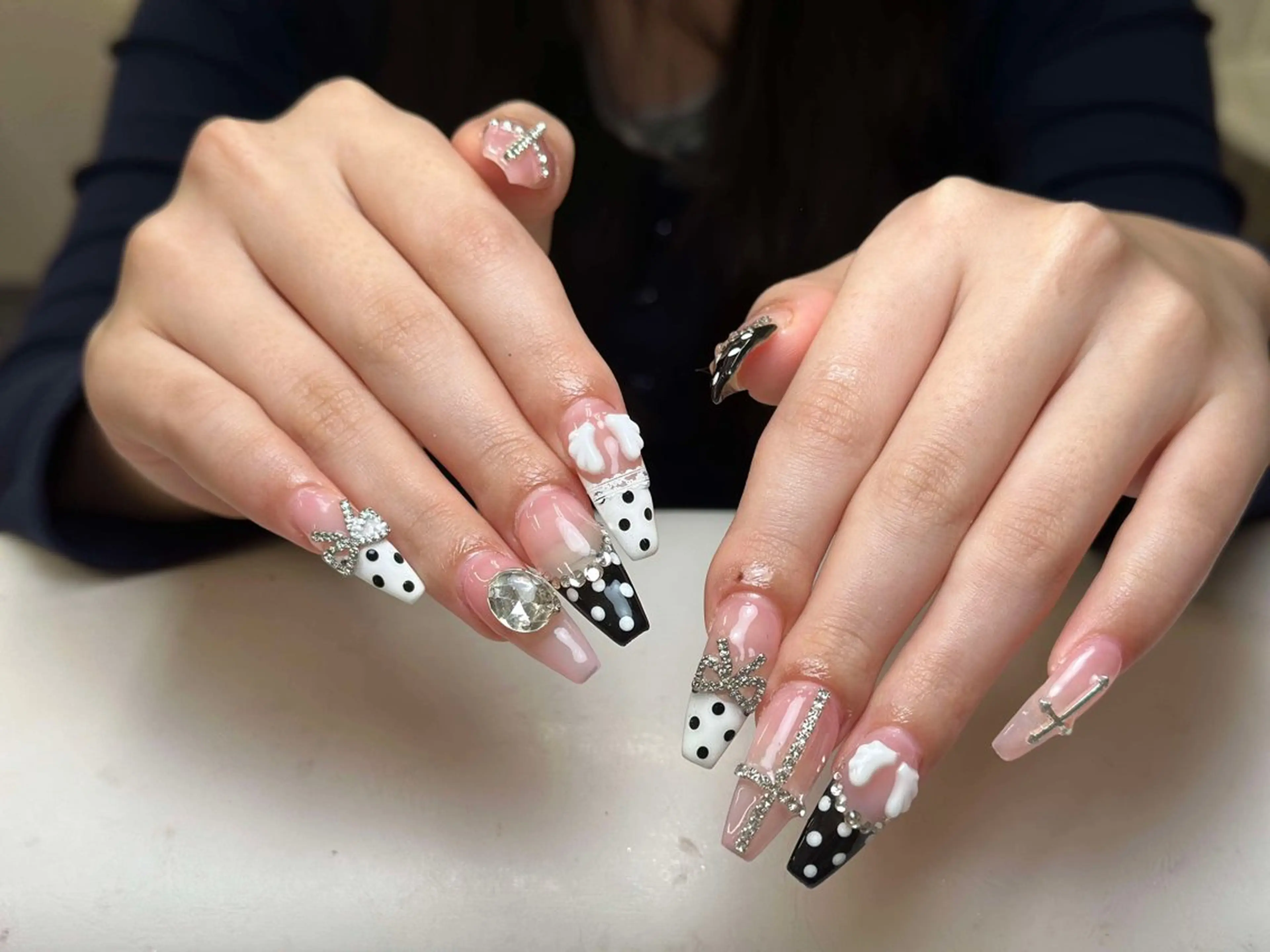 ネイル グラデーション キラキラネイル ワンカラーネイル 冬ネイル Jenn Nail Salonのネイルデザイン