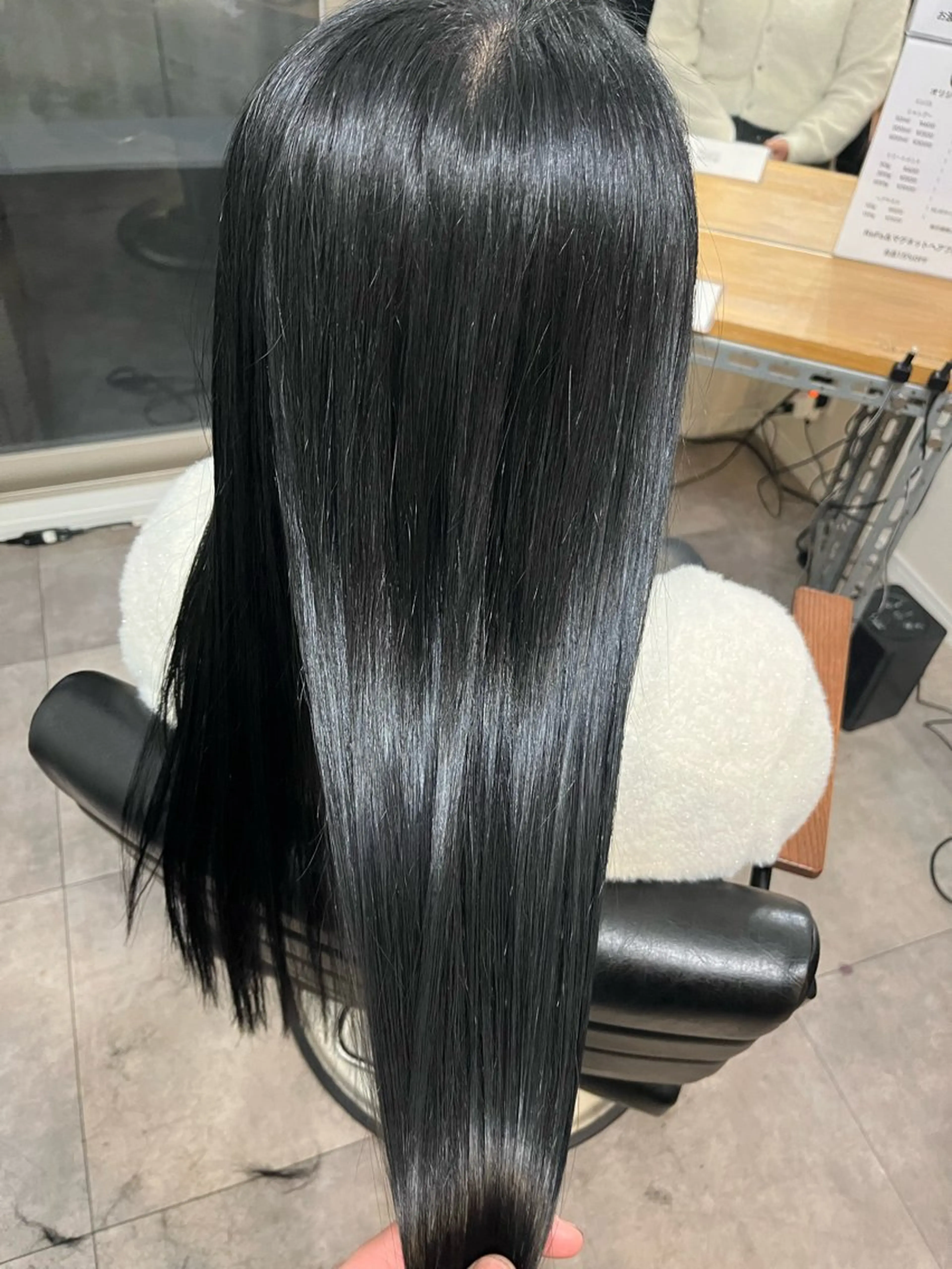 ロング カラー カット ヘアカラー トリートメント OFF YUYAのヘアスタイル