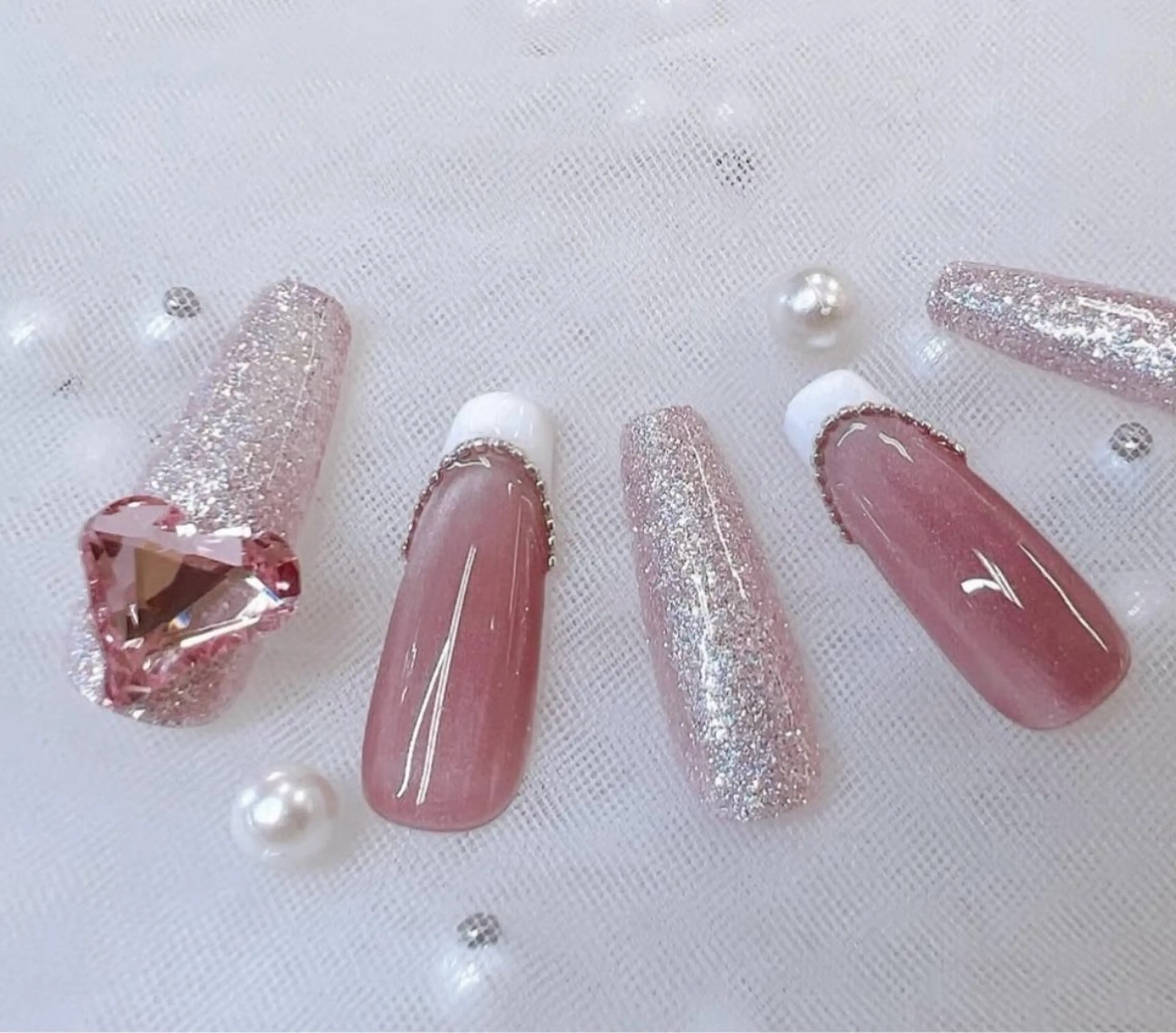 ネイル 長さ出し フレンチネイル ジェルネイル ガラスフレンチ キラキラネイル Queeens nailのネイルデザイン