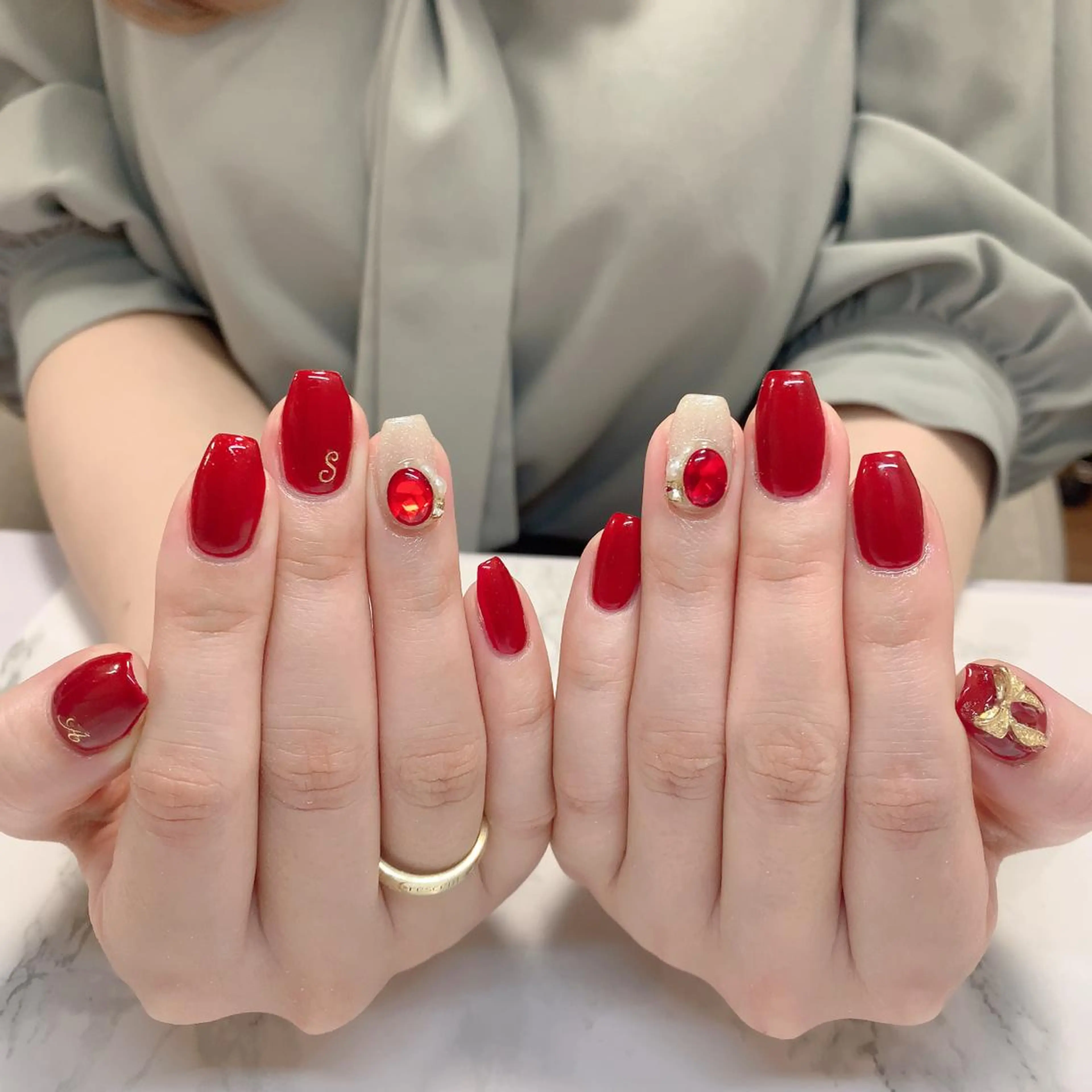 ネイル はな💎ネイル ワンホン、長さ出しのネイルデザイン