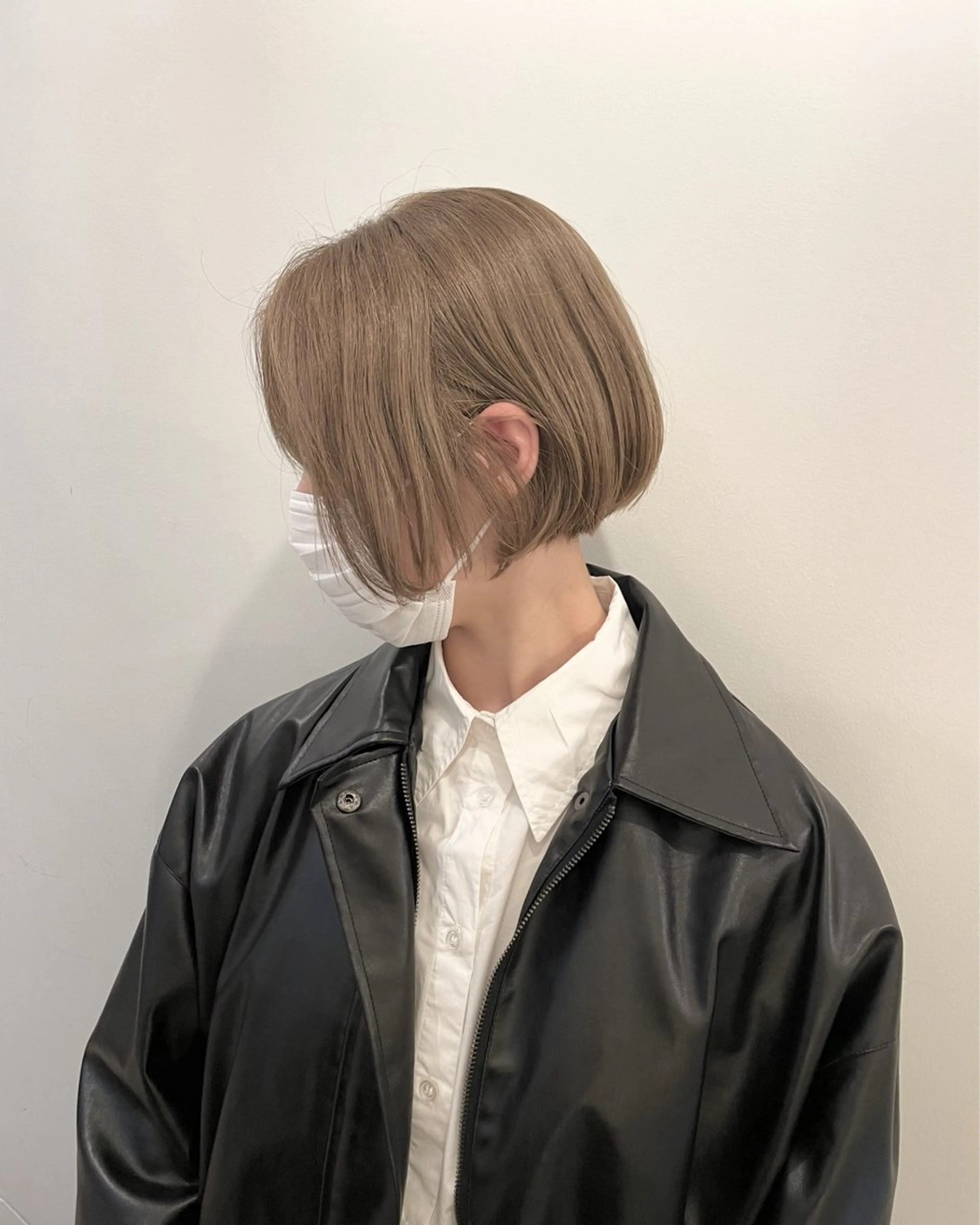 ショート カラー ベージュカラー ブリーチ ダブルカラー ハイトーンカラー ミルクティーベージュ ニュアンスカラー🫧 加納のヘアスタイル