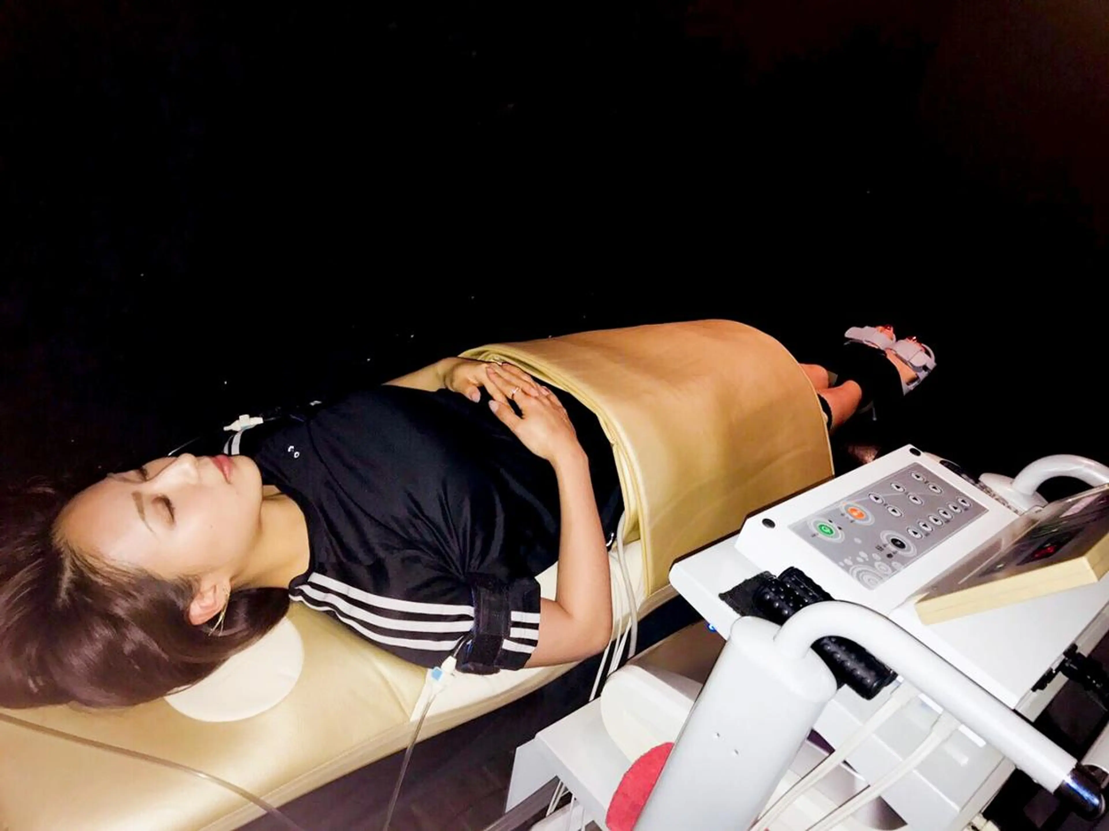 【最新骨盤ダイエット】人の技術では及ばない本気の究極美BODYマシン APTS 980円の写真