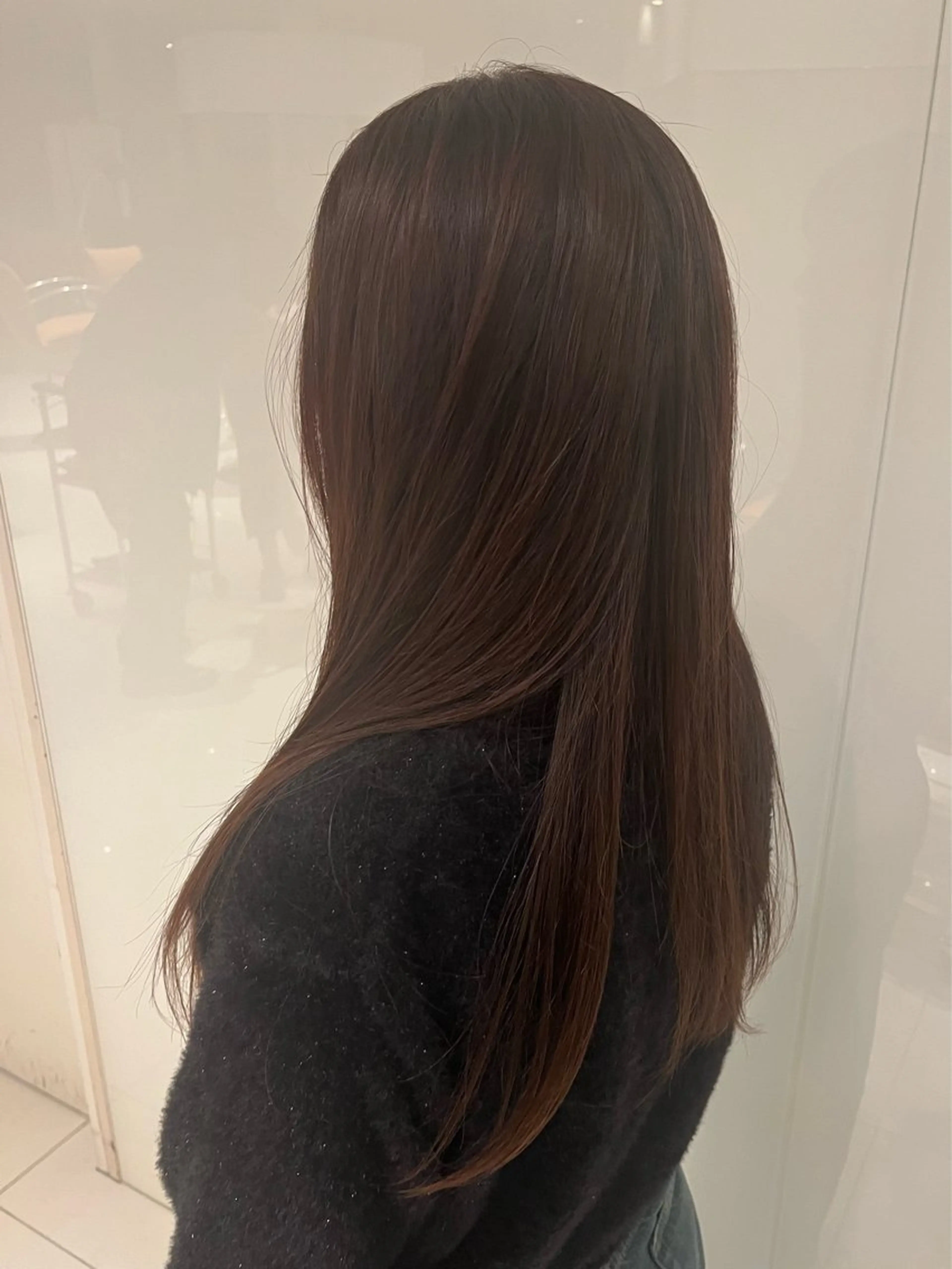 カラー チク ホノカのヘアスタイル