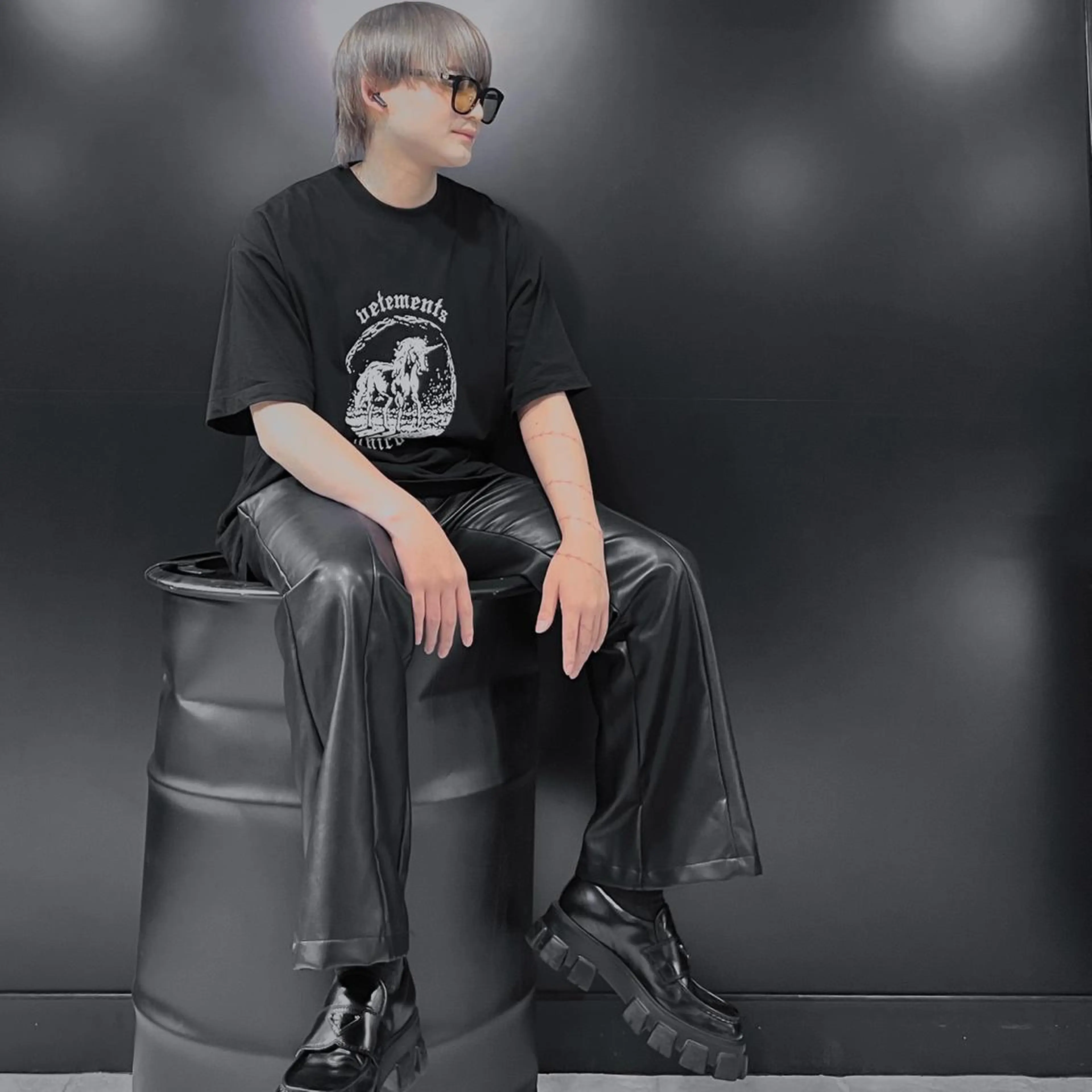 ミディアム カラー メンズ ミディアムパーマ メンズブリーチ ビジネス センターパート ダウンパーマ カット ヘアカラー トリートメント ヘアセット メンズサロン【owl 心斎橋】難波/アメ村のヘアスタイル