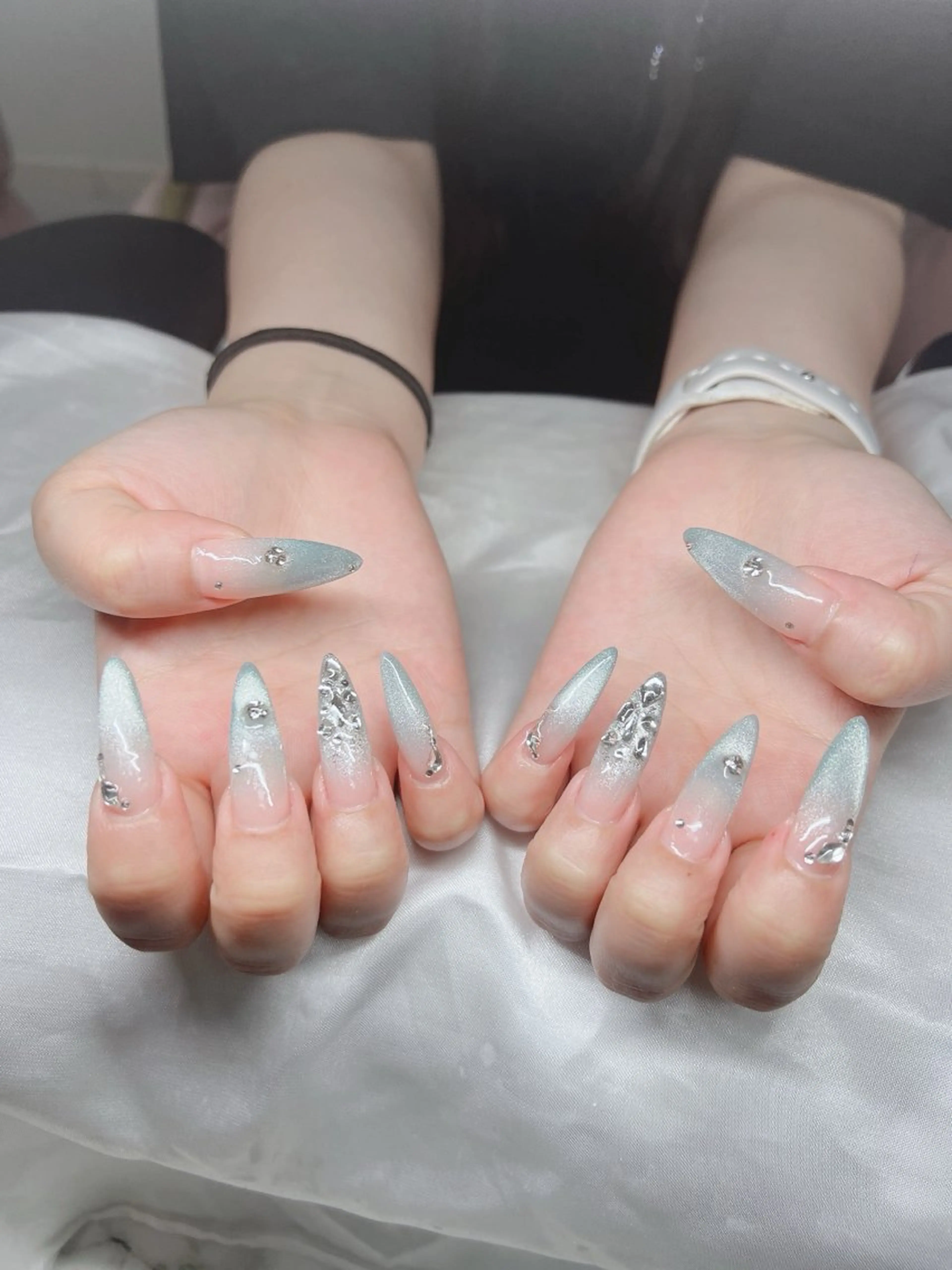 ネイル 長さ出し グラデーション キラキラネイル マグネットネイル ニュアンスネイル Lee Nails チップ長さだし専門店のネイルデザイン