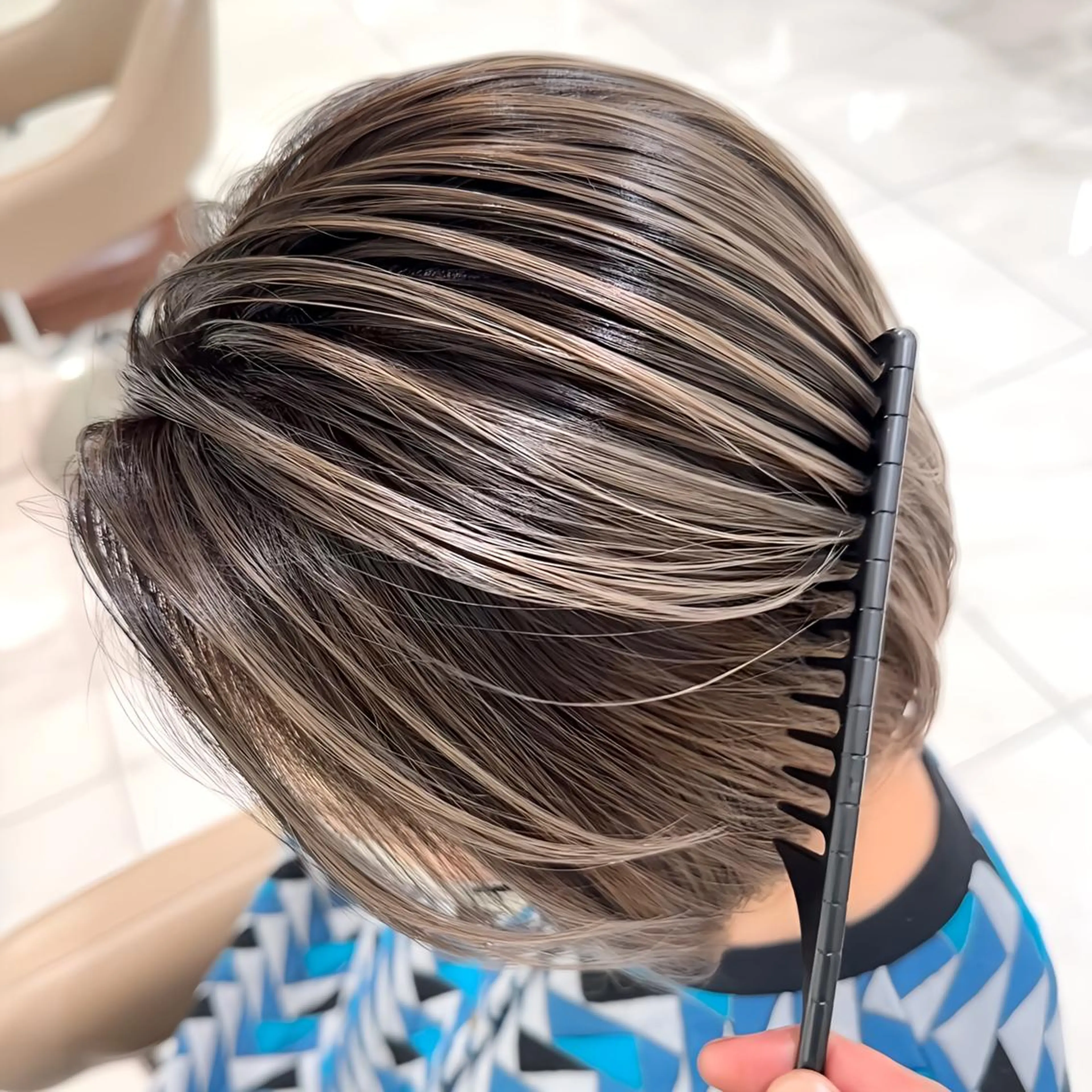 セミロング カラー バレイヤージュ 髪質改善 レイヤーカット カット ヘアカラー トリートメント 山崎俊輔/髪質改善 /バレイヤージュのヘアスタイル