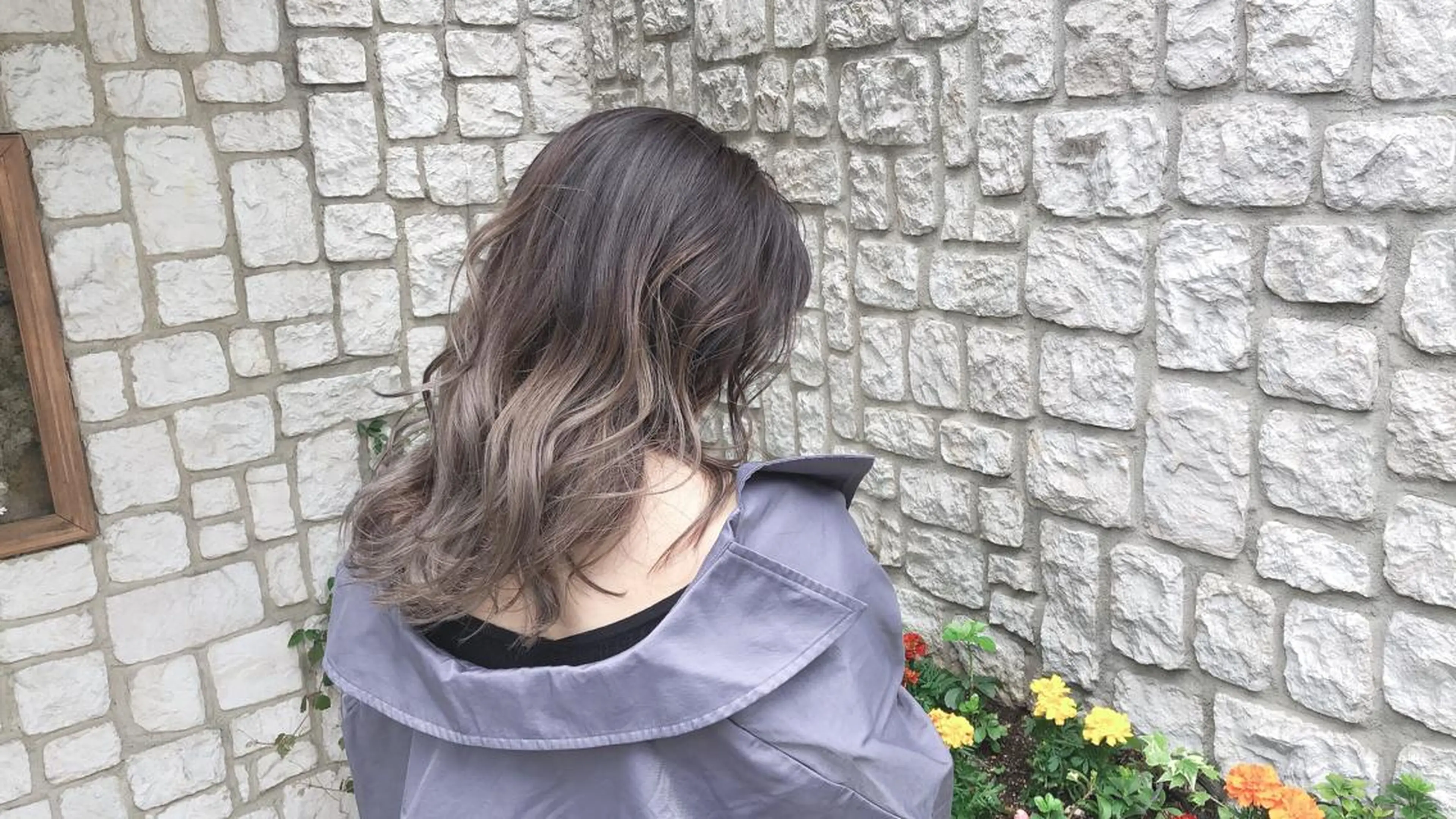 ミディアム カラー パーマ ヘアアレンジ バレイヤージュ グレージュ レイヤーカット カット 縮毛矯正 トリートメント 髪質改善/透明感 OAK兵庫のヘアスタイル